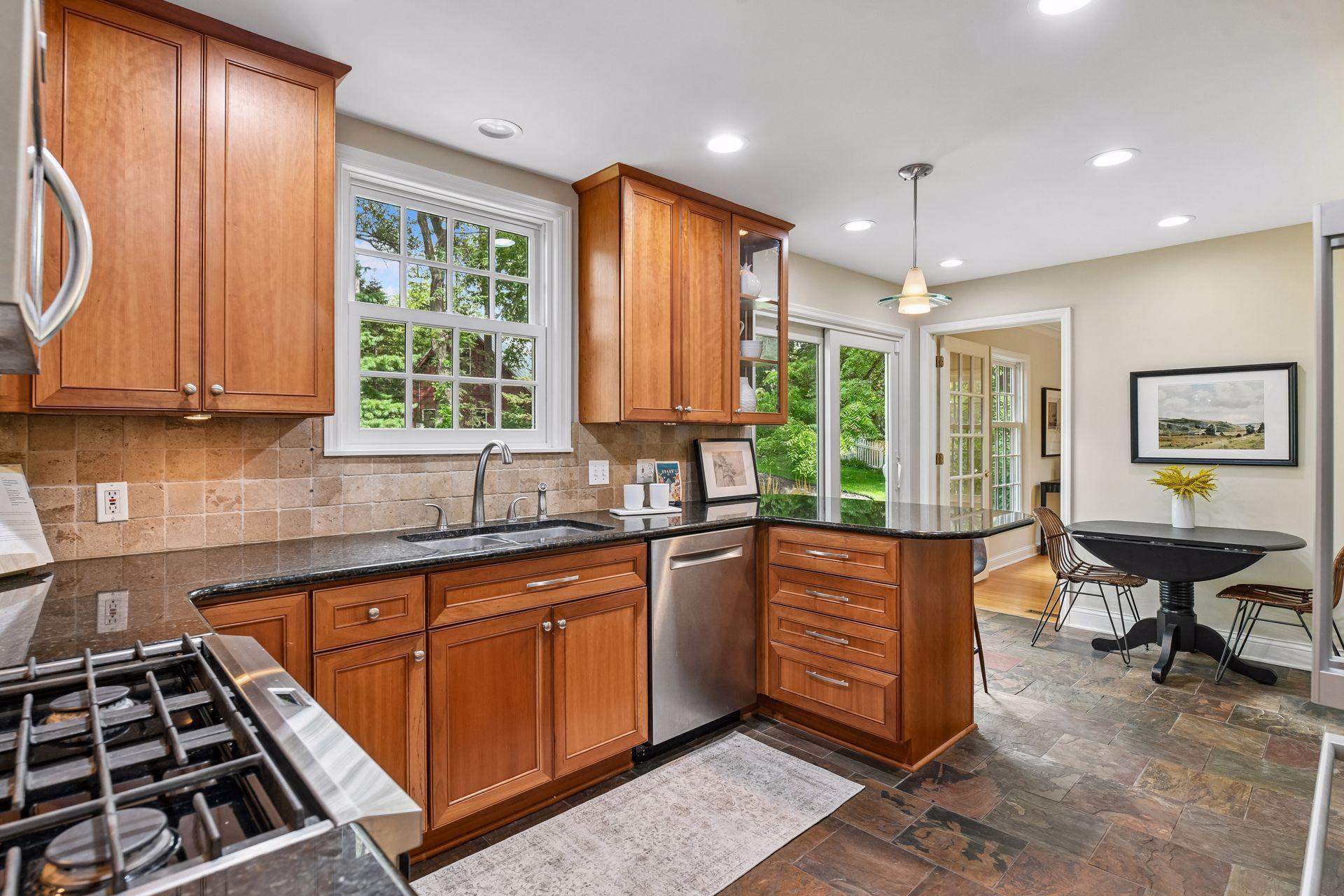 6 Edina Court Property Photo 16