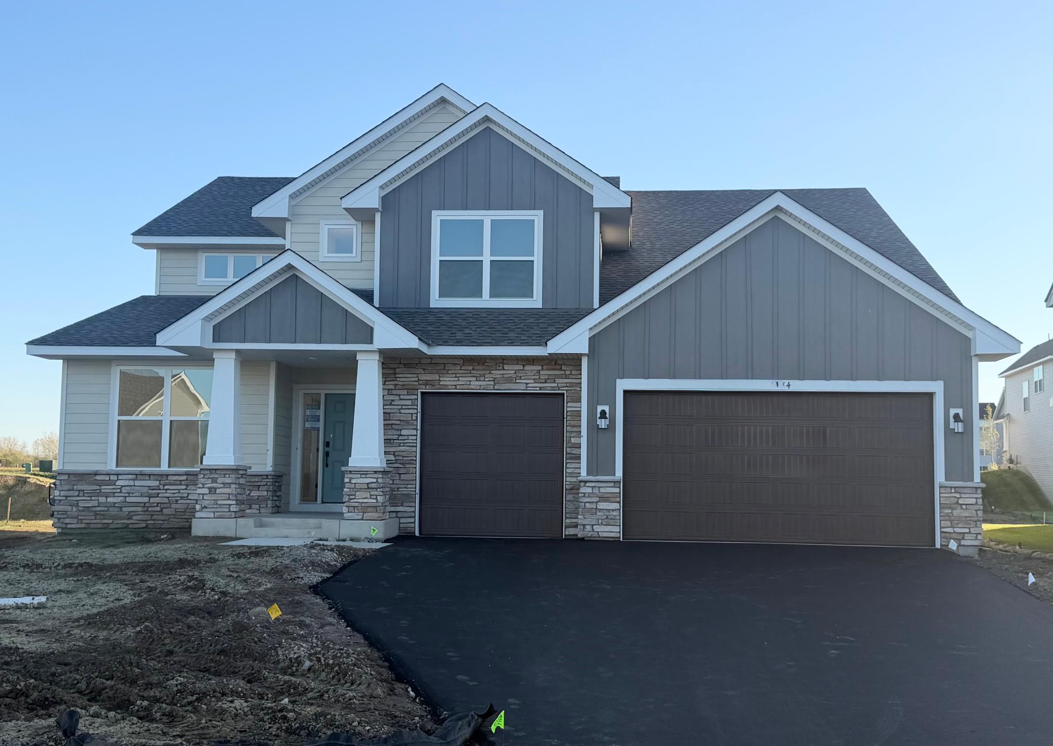 1084 Aster Boulevard Property Photo 1