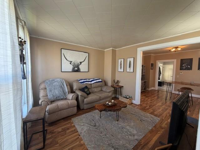 825 W 5th Street Property Photo 2