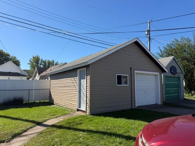 825 W 5th Street Property Photo 16
