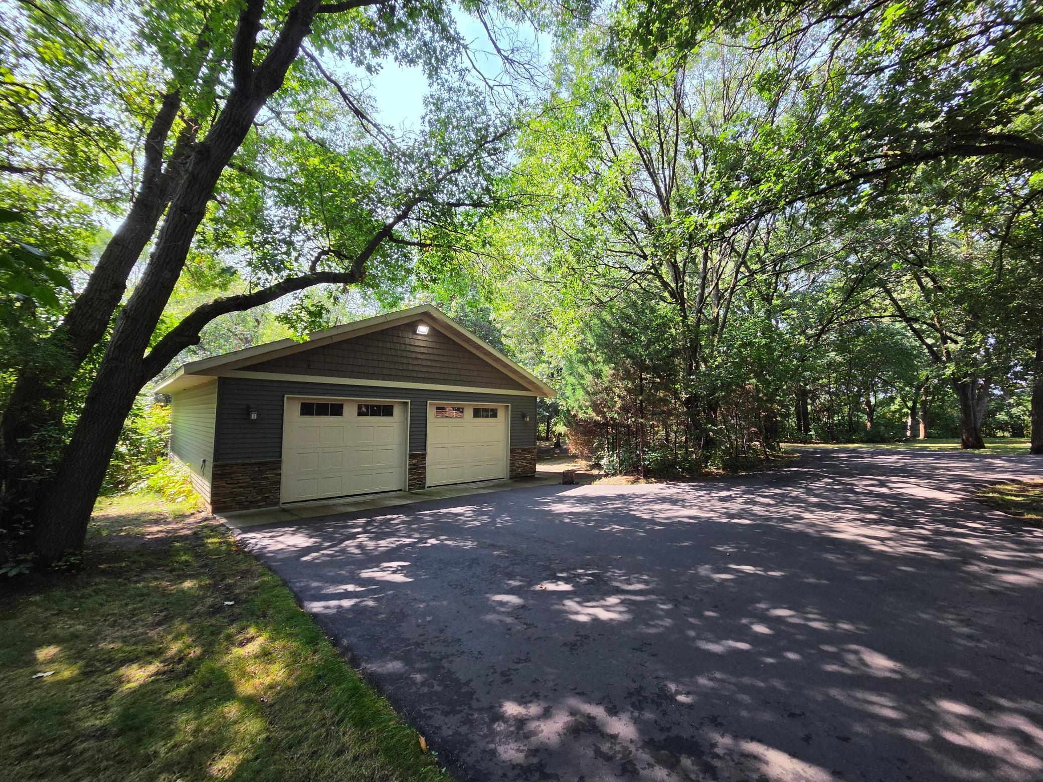 5013 Hidden Acres Circle Property Photo 2