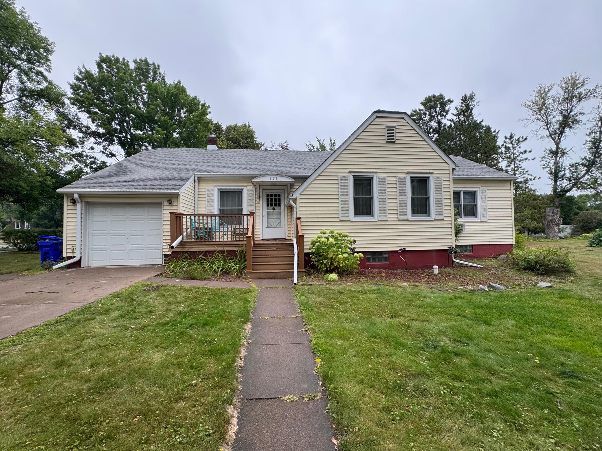 421 1st Street Property Photo 1
