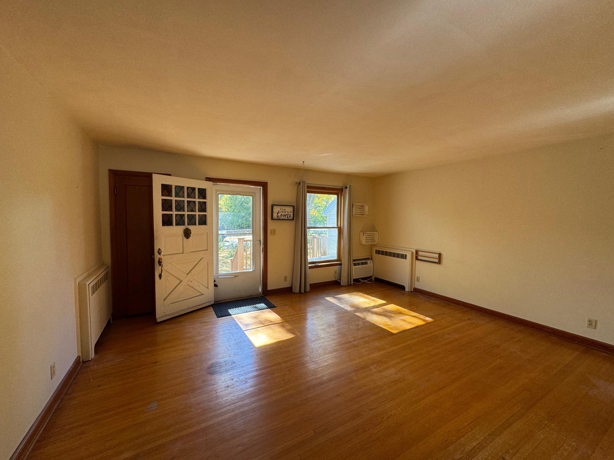 421 1st Street Property Photo 4