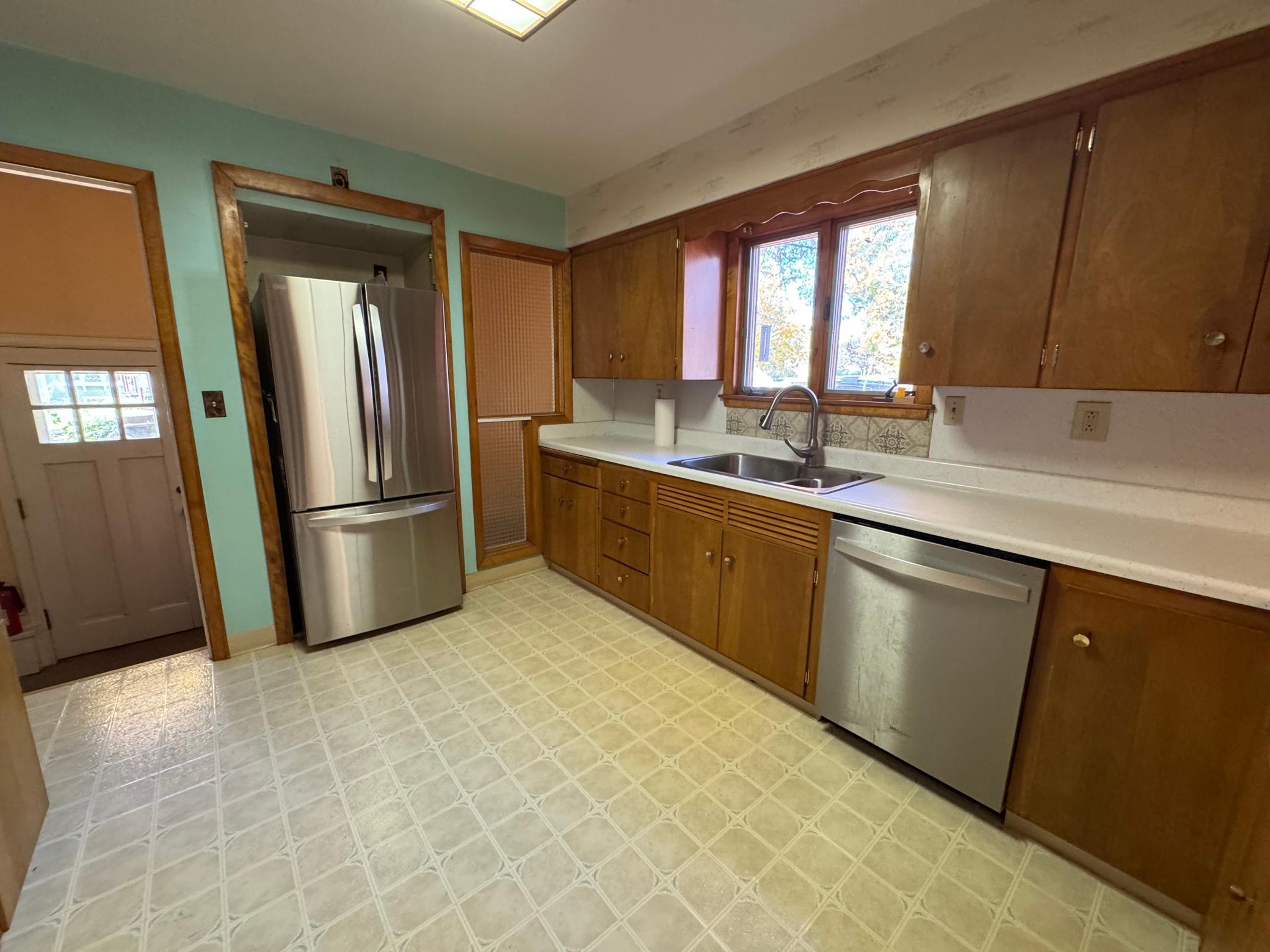421 1st Street Property Photo 8