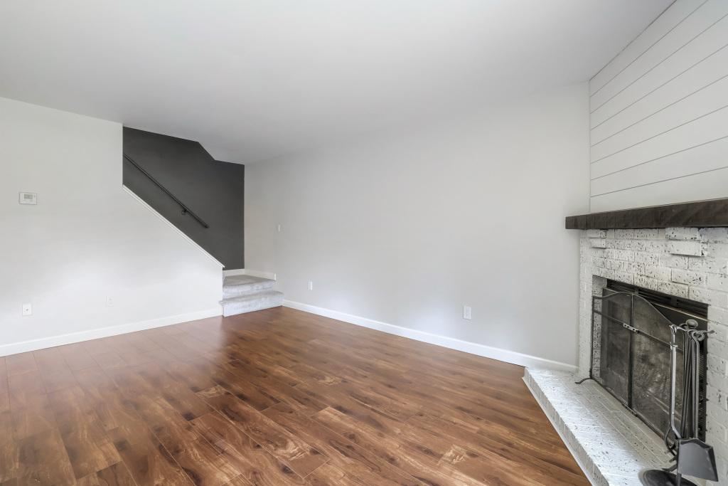 12572 University Avenue Nw Property Photo 9