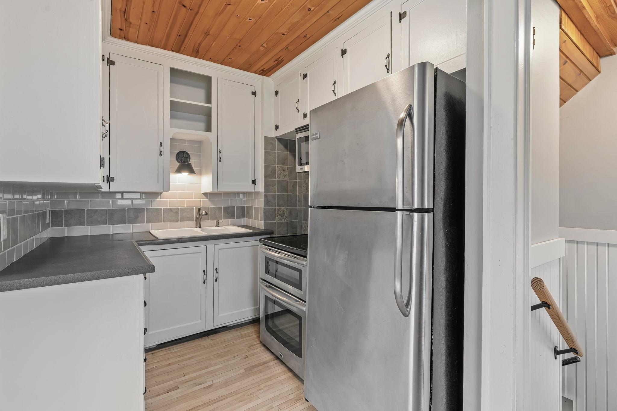 143 Maple Street E Property Photo 13