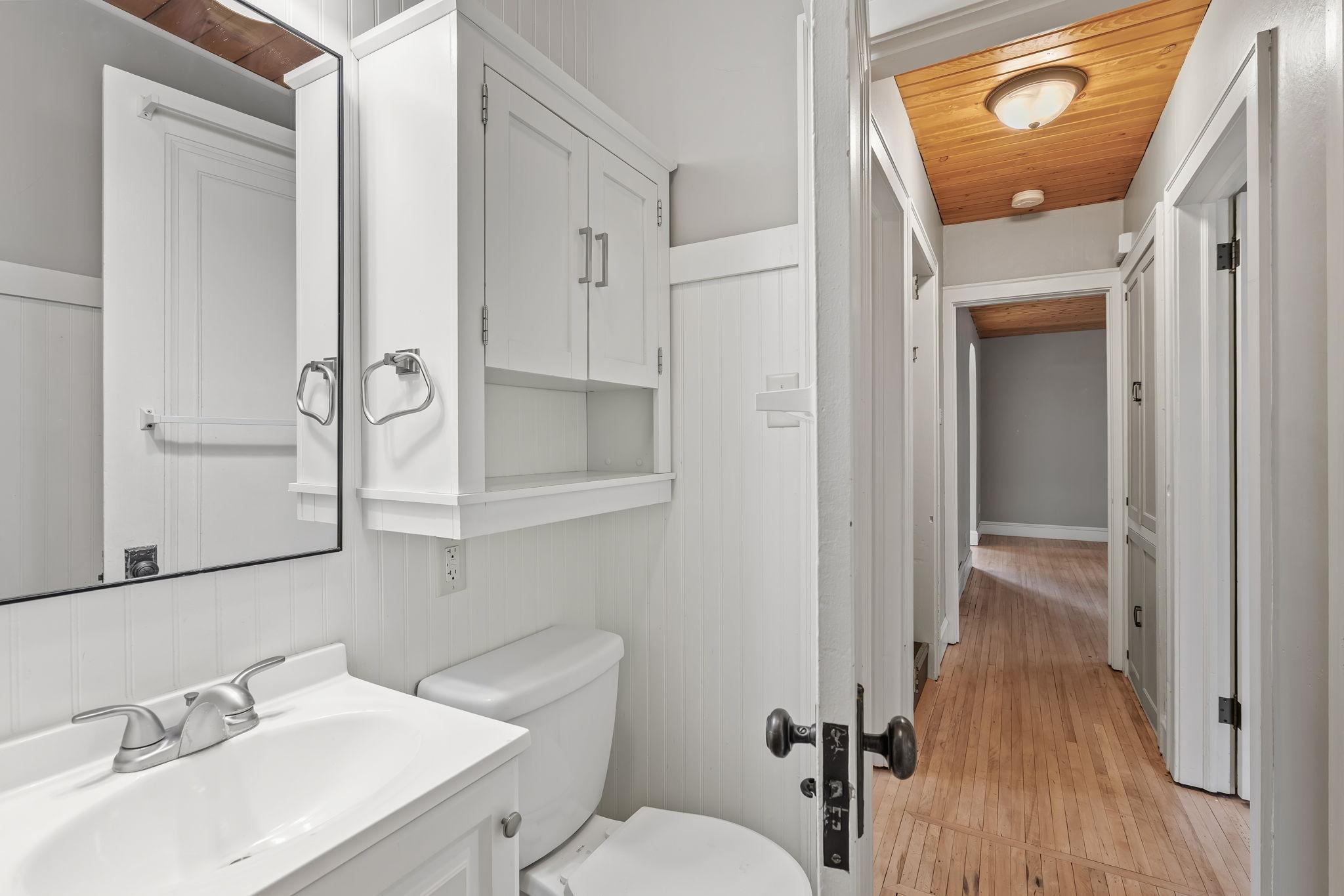 143 Maple Street E Property Photo 20
