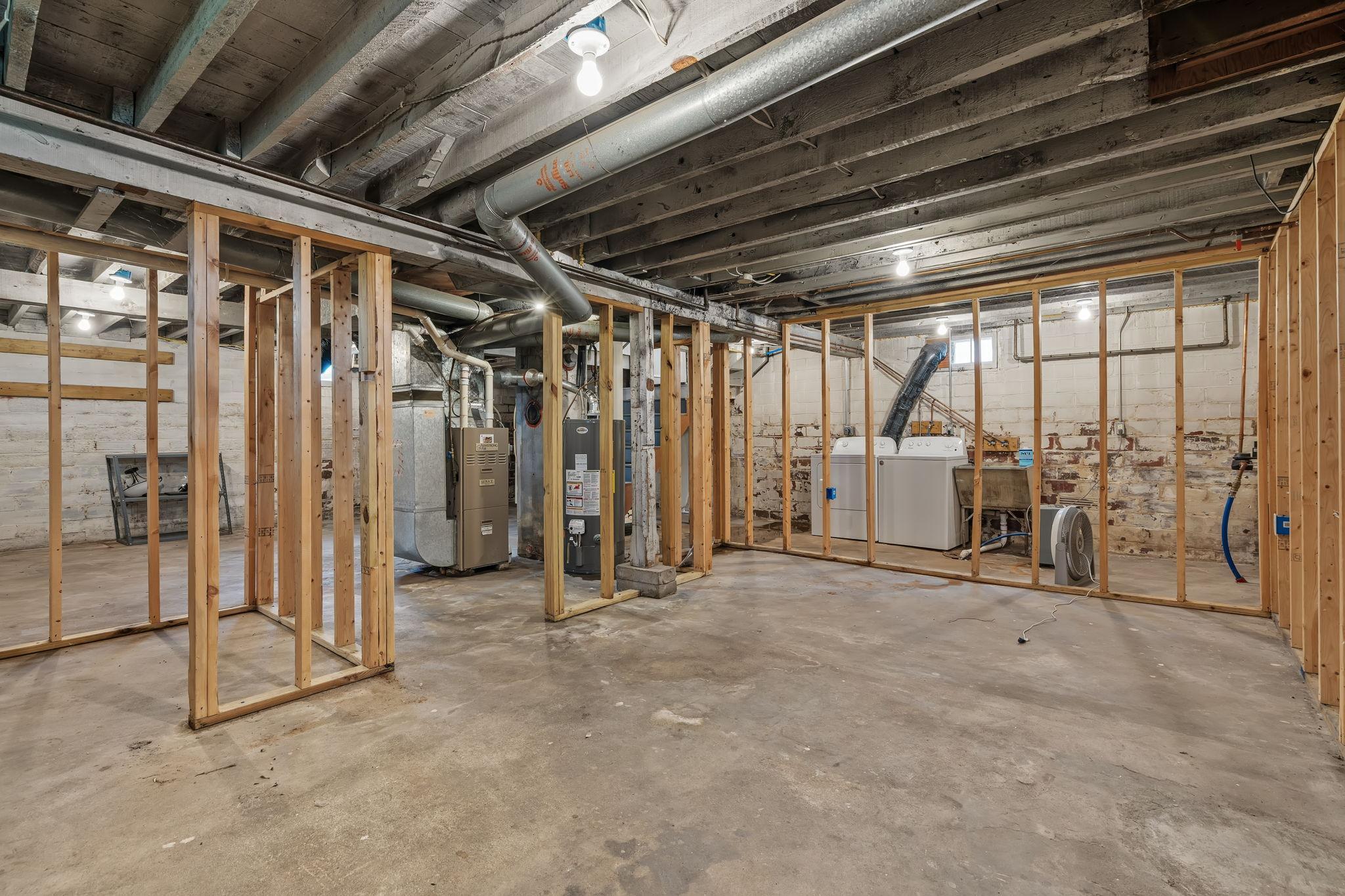 143 Maple Street E Property Photo 26
