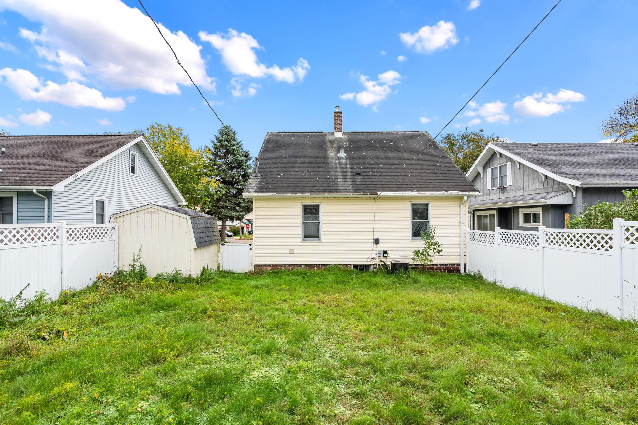 143 Maple Street E Property Photo 29