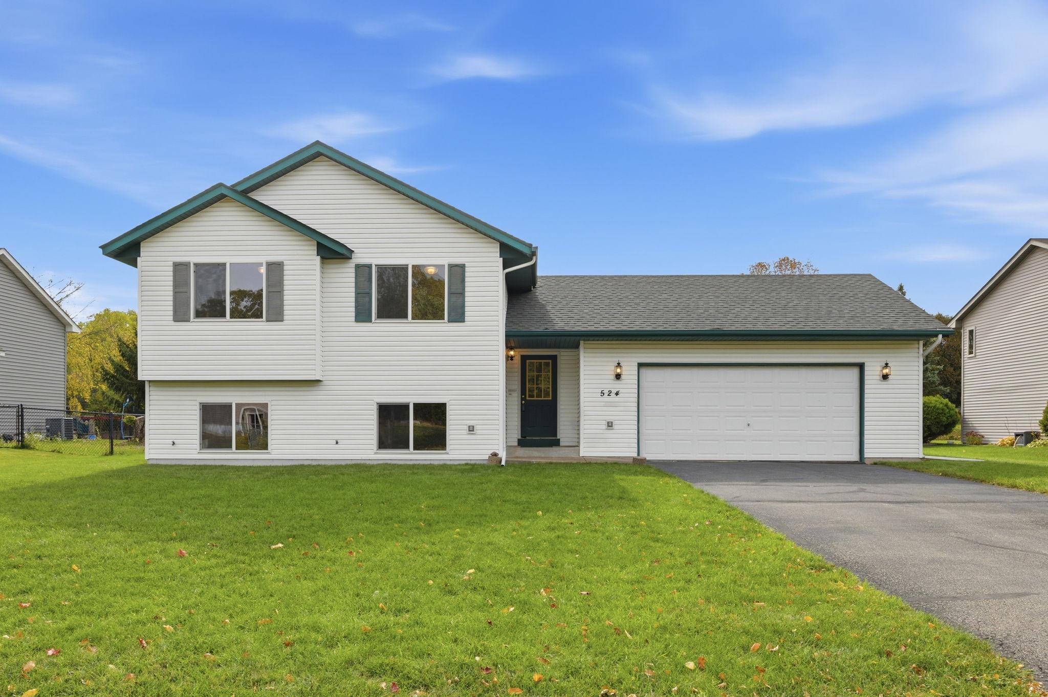 524 Weaver Boulevard Property Photo 1