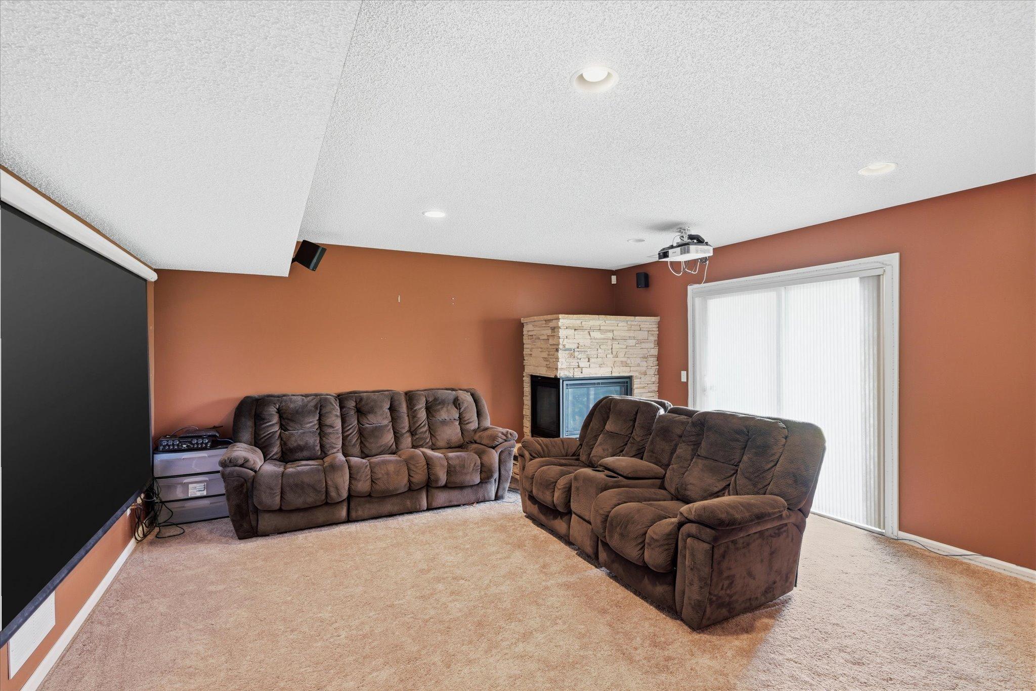 2410 Meadow Drive Property Photo 20