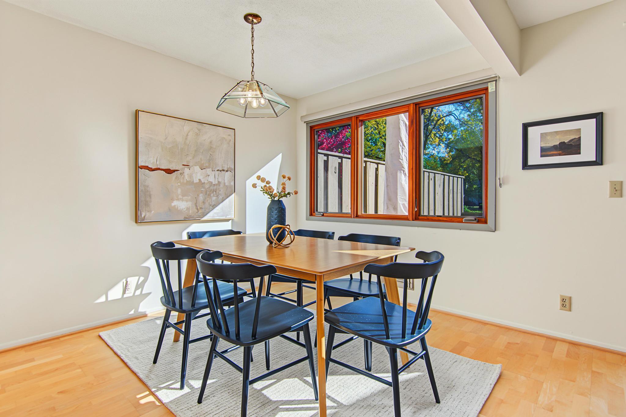 214 Windsor Court Property Photo 8