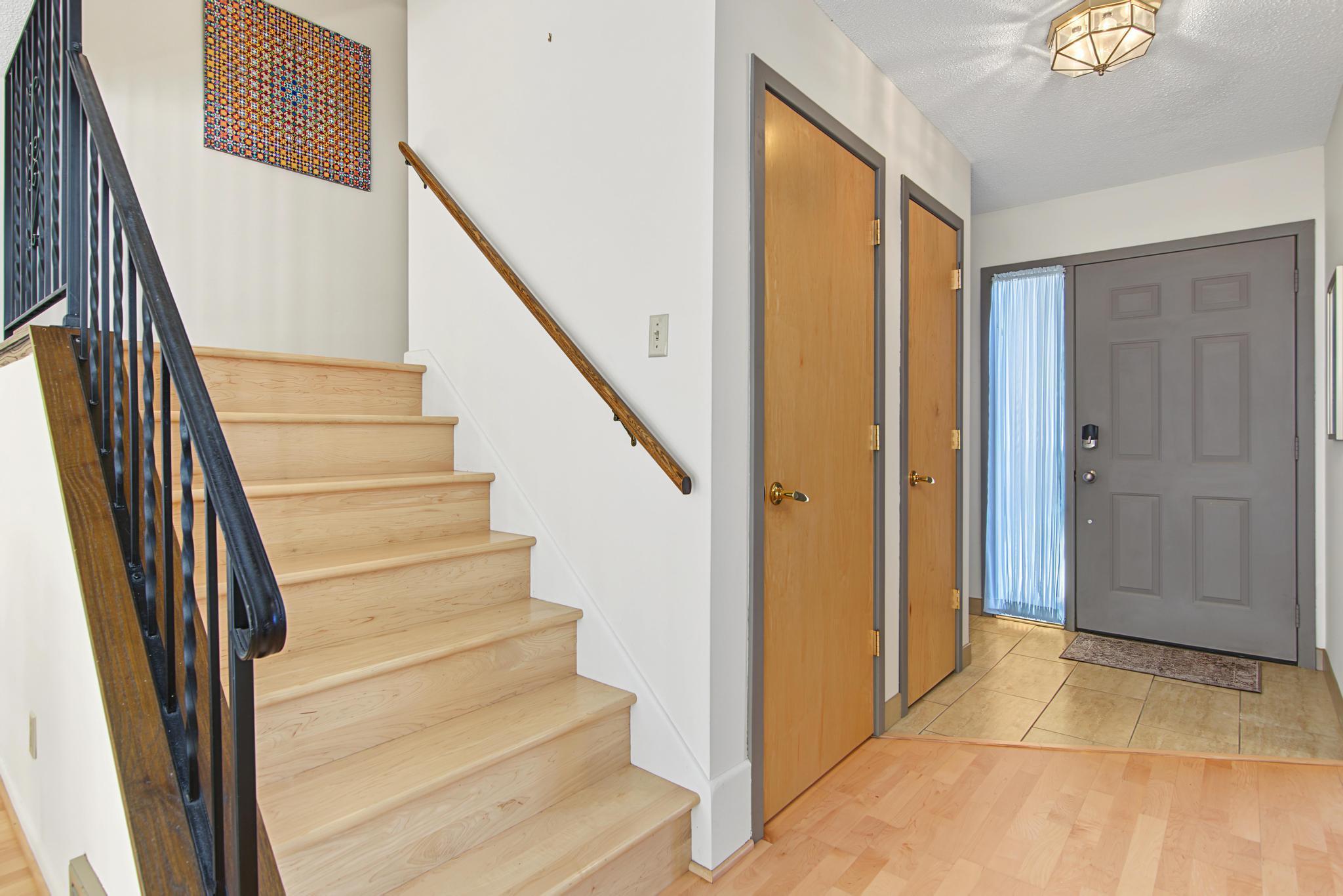 214 Windsor Court Property Photo 15