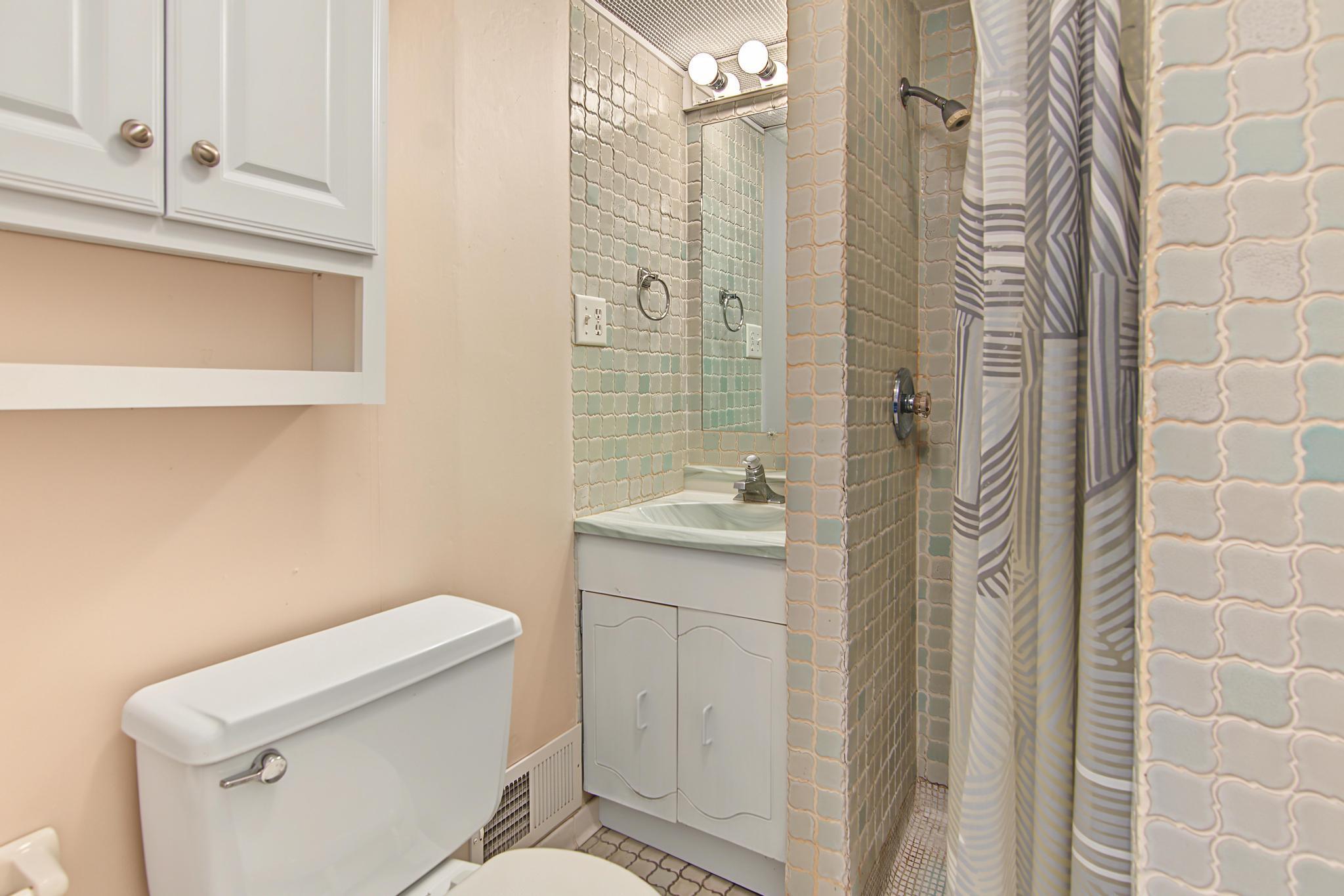 214 Windsor Court Property Photo 26