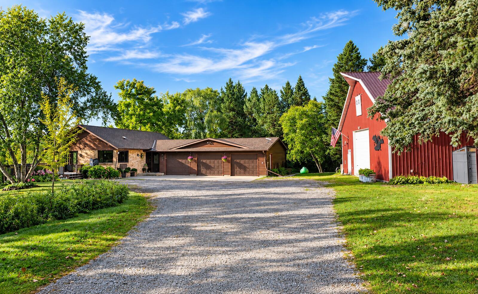 26003 Heritage Road Property Photo 4
