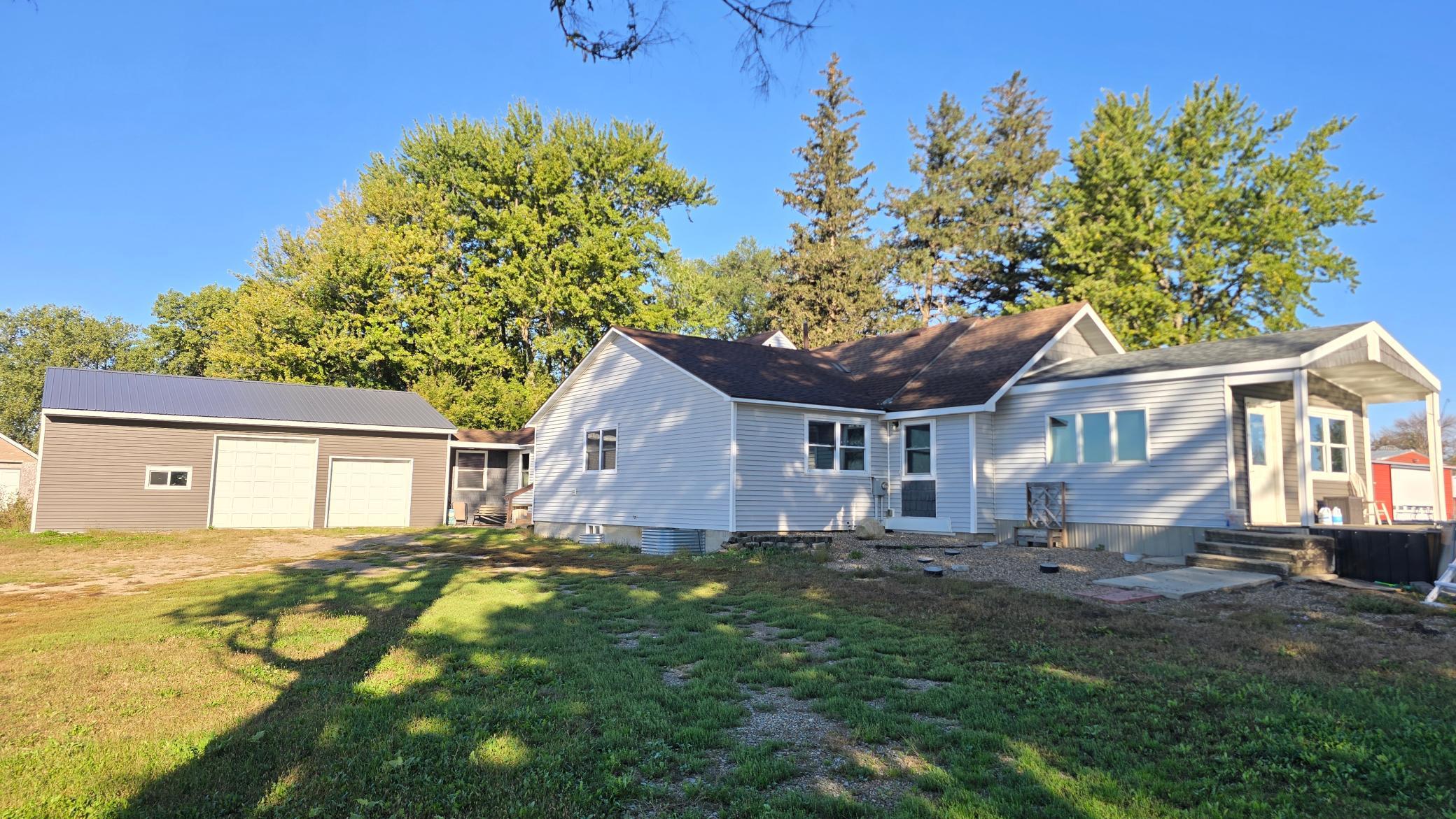 48696 Apple Avenue A Property Photo 2