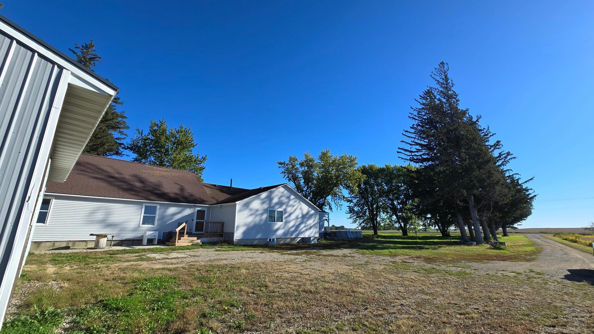 48696 Apple Avenue A Property Photo 6