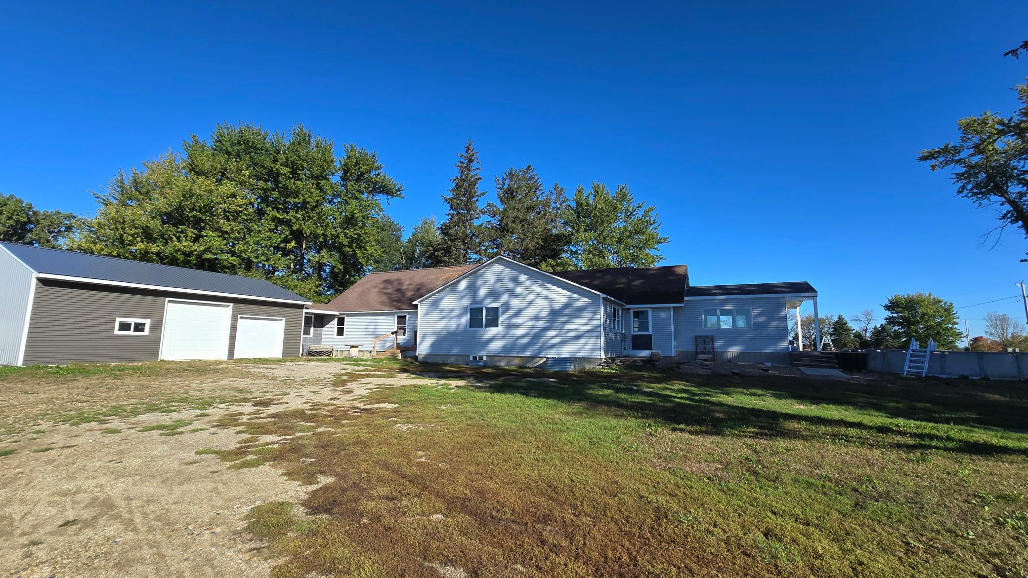 48696 Apple Avenue A Property Photo 7