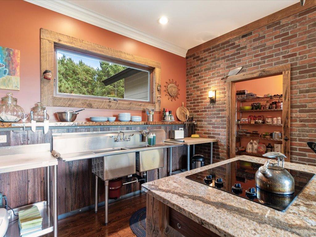 3673 Alpine Drive Sw Property Photo 5