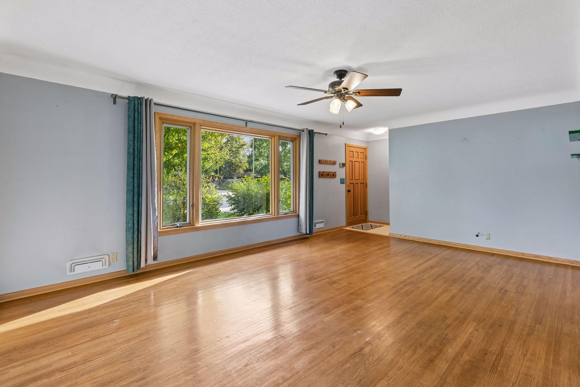 21 70th Way Ne Property Photo 3