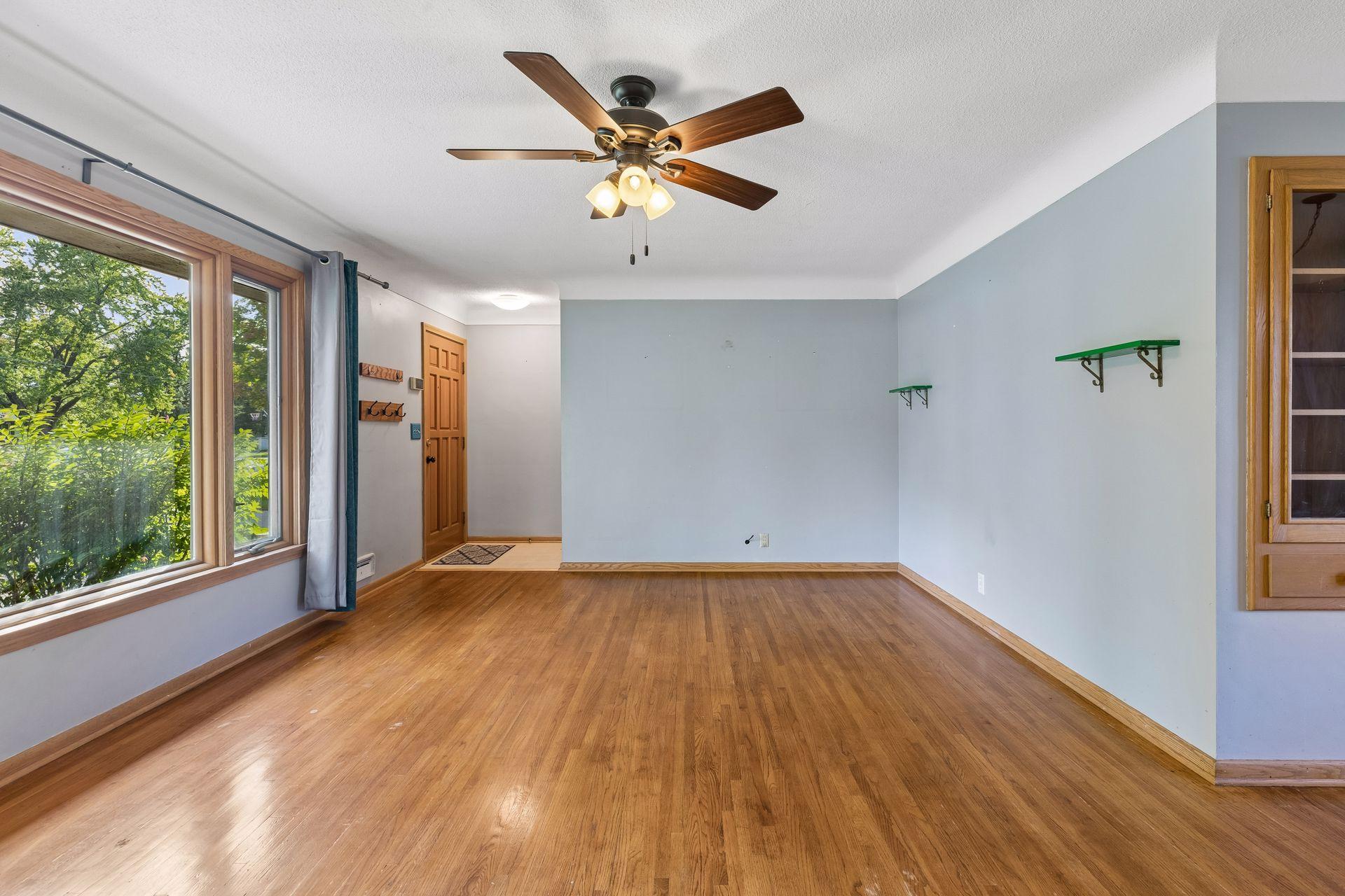 21 70th Way Ne Property Photo 4