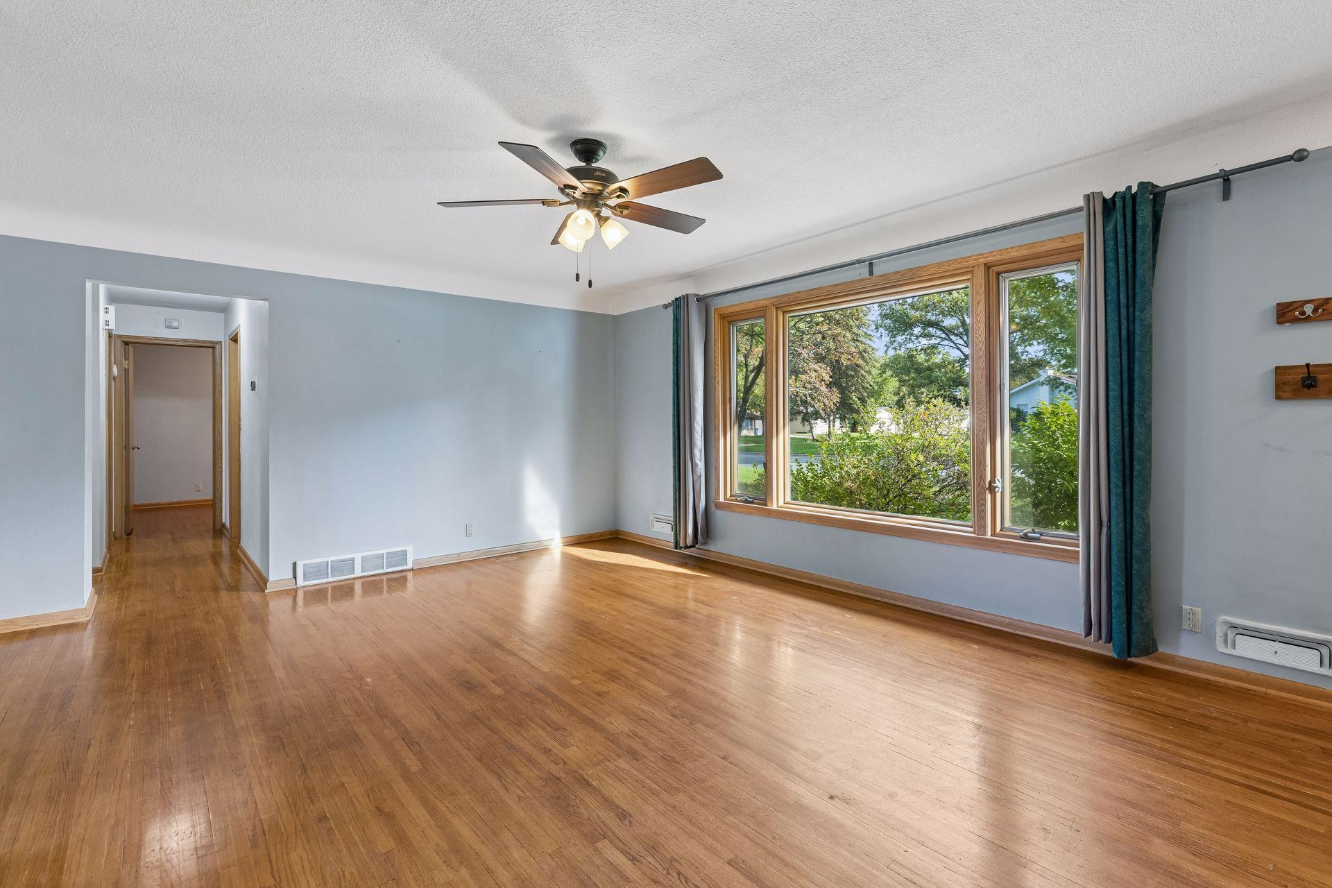 21 70th Way Ne Property Photo 5