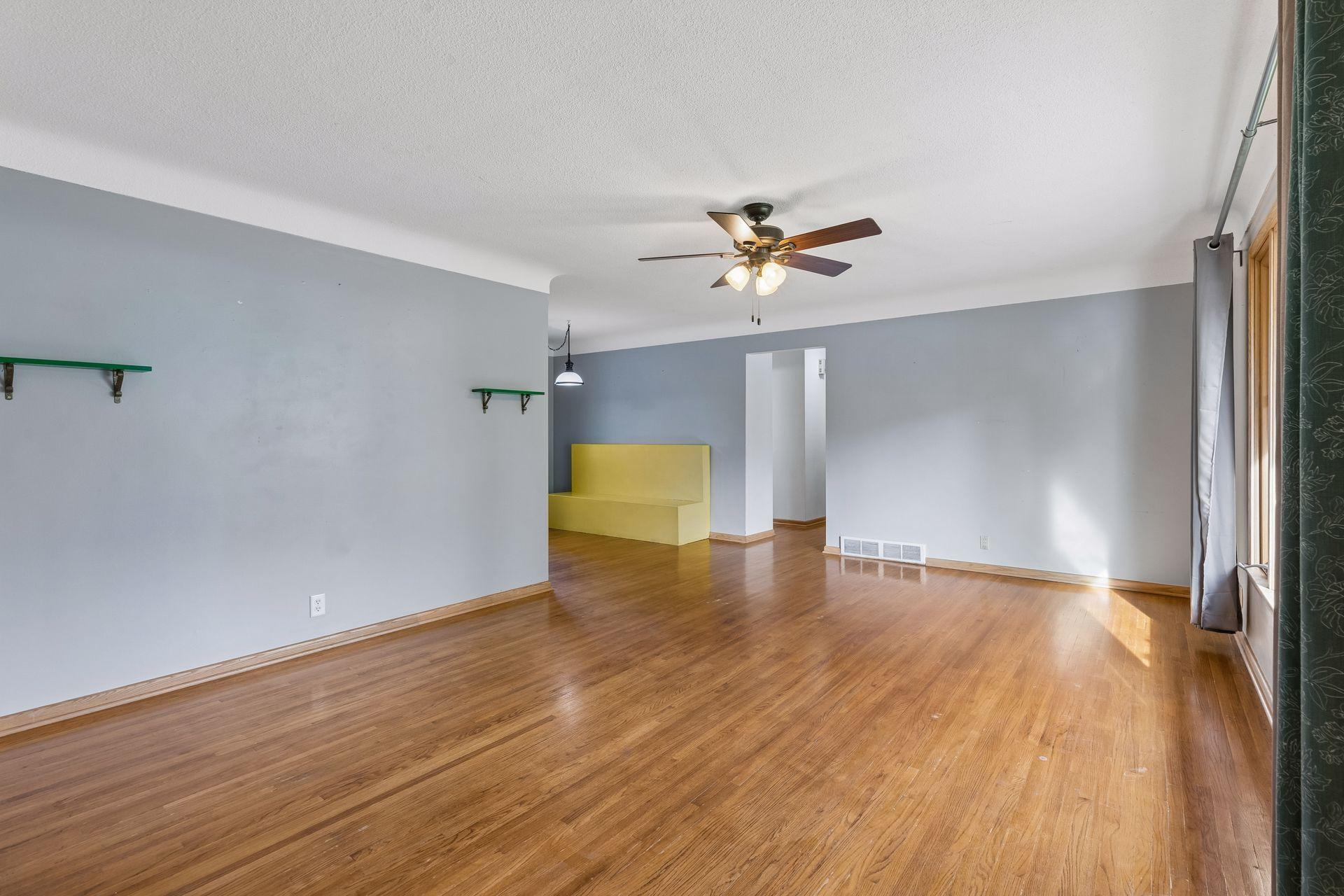 21 70th Way Ne Property Photo 6