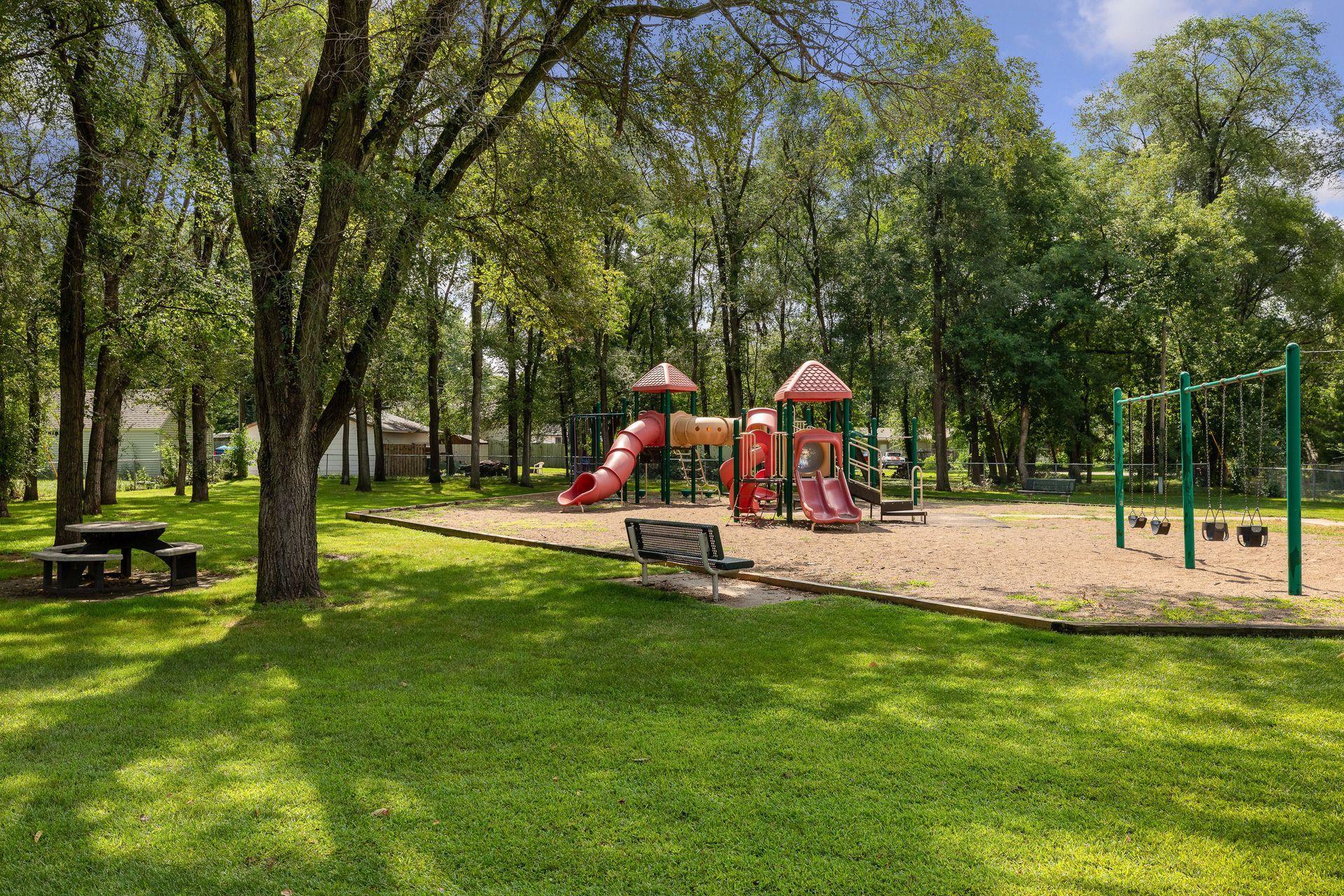21 70th Way Ne Property Photo 48