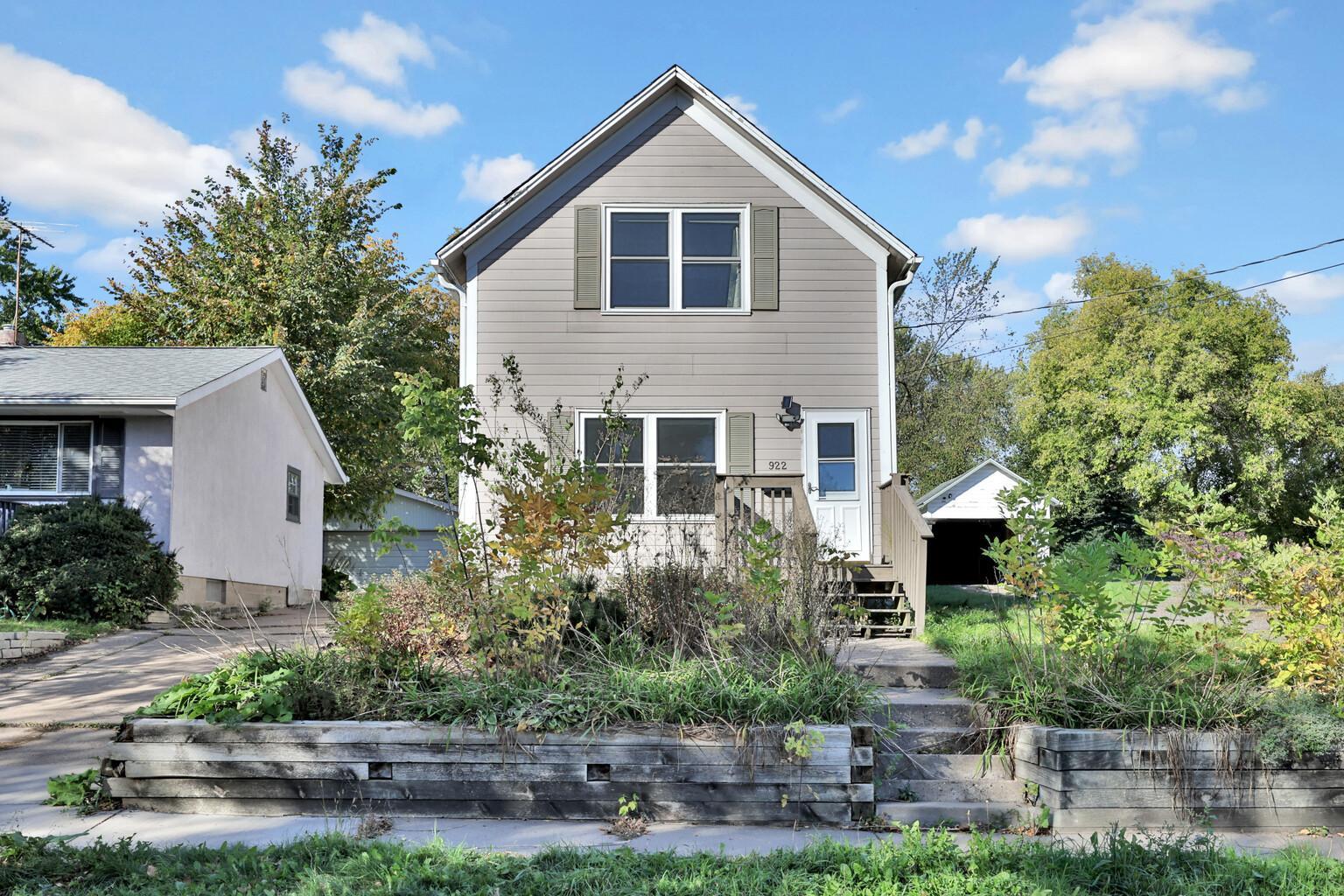 922 6th Street S Property Photo 1