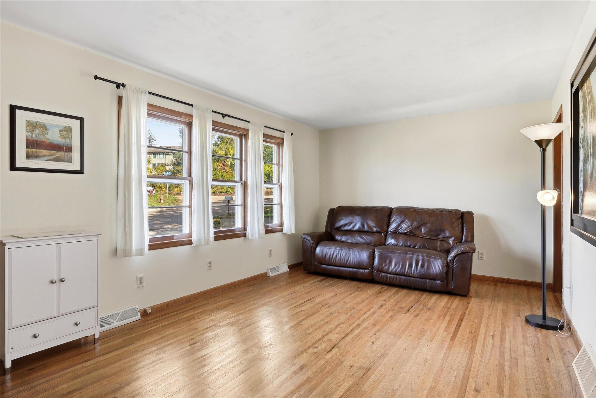 218 Maple Street Property Photo 4