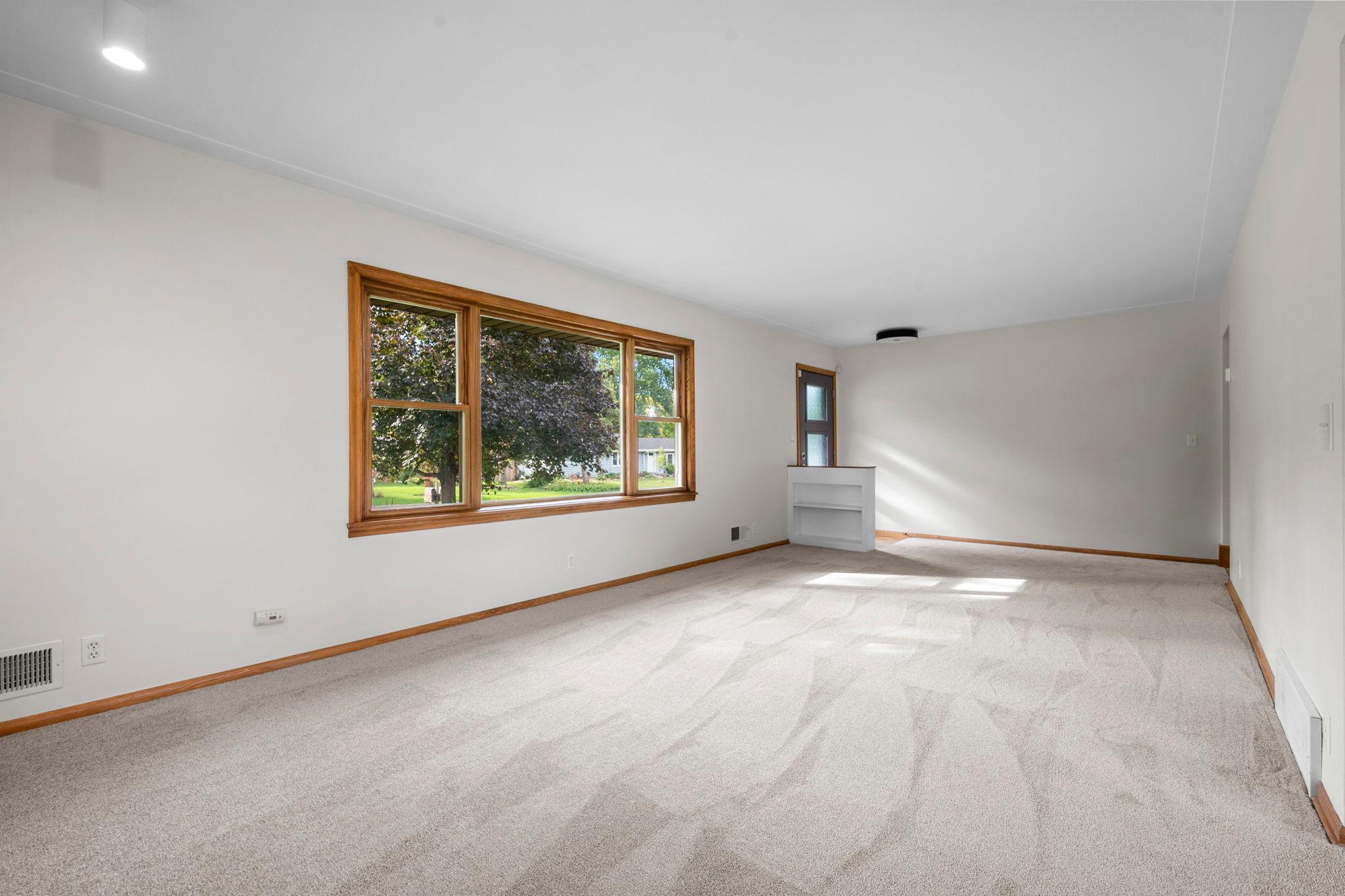 13404 Windyhill Road Property Photo 6