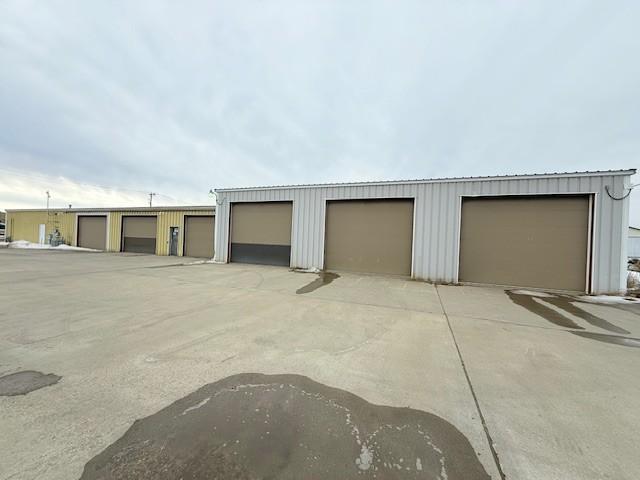 1819 Division Street W Property Photo 3
