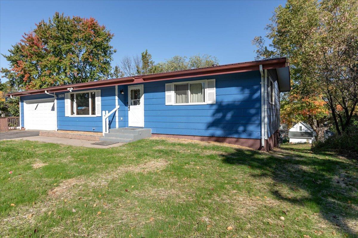 1109 16th Avenue E Property Photo 4