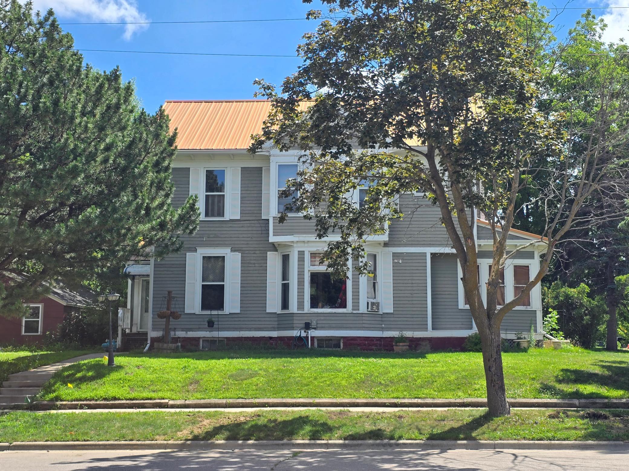 103 4th Street Se Property Photo 1