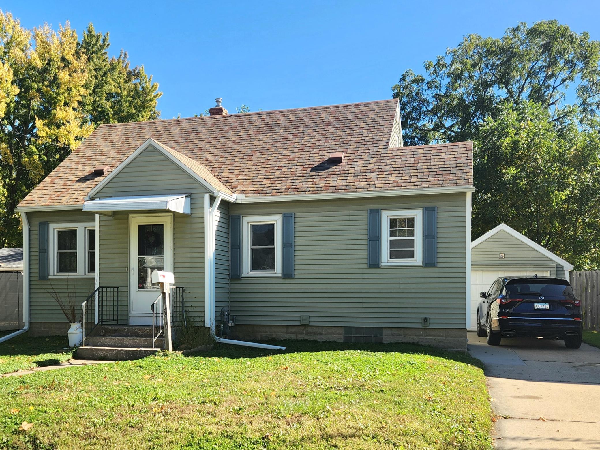 1010 3rd Avenue Se Property Photo 1