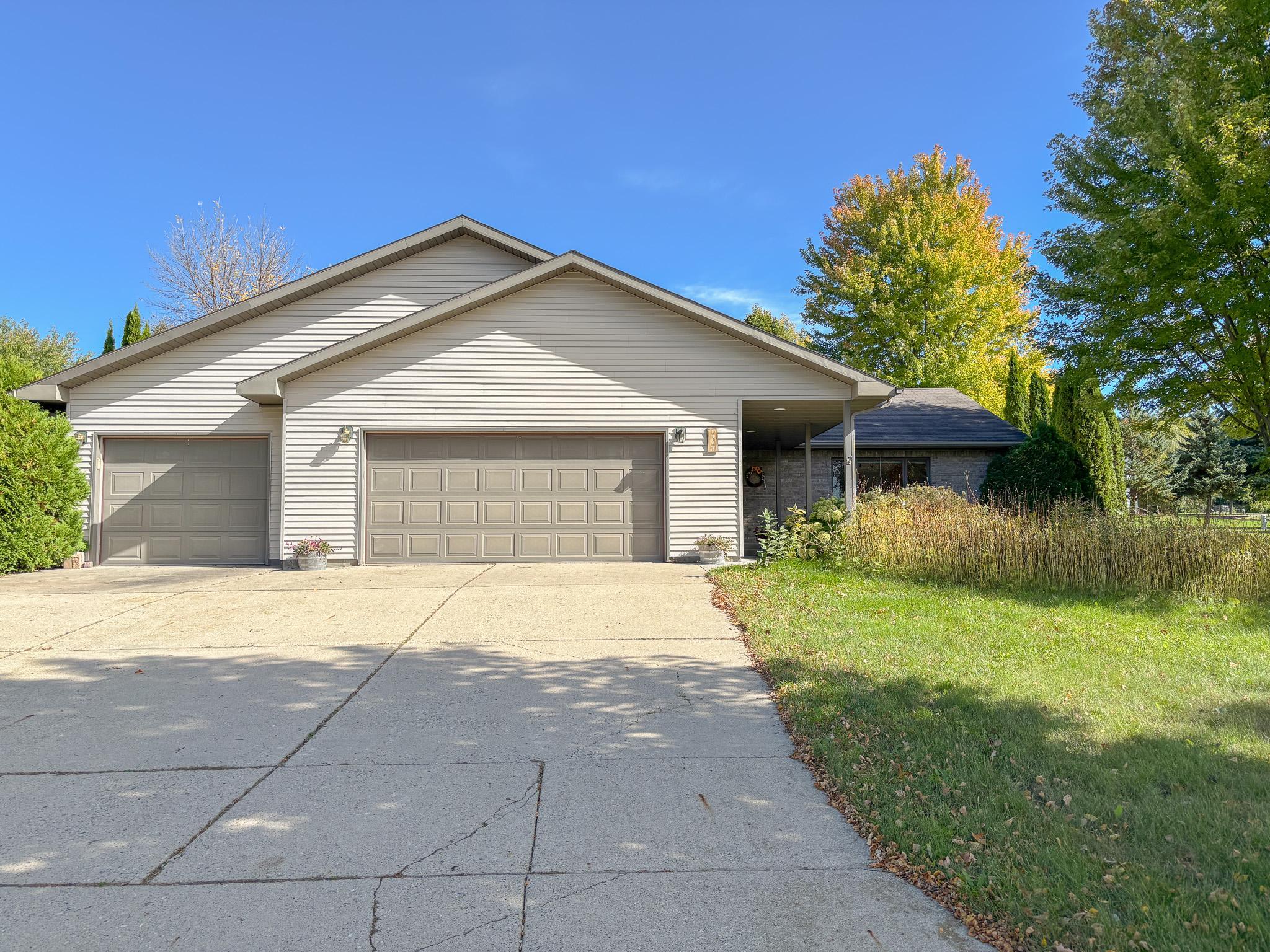 1727 S Court Street Property Photo 1