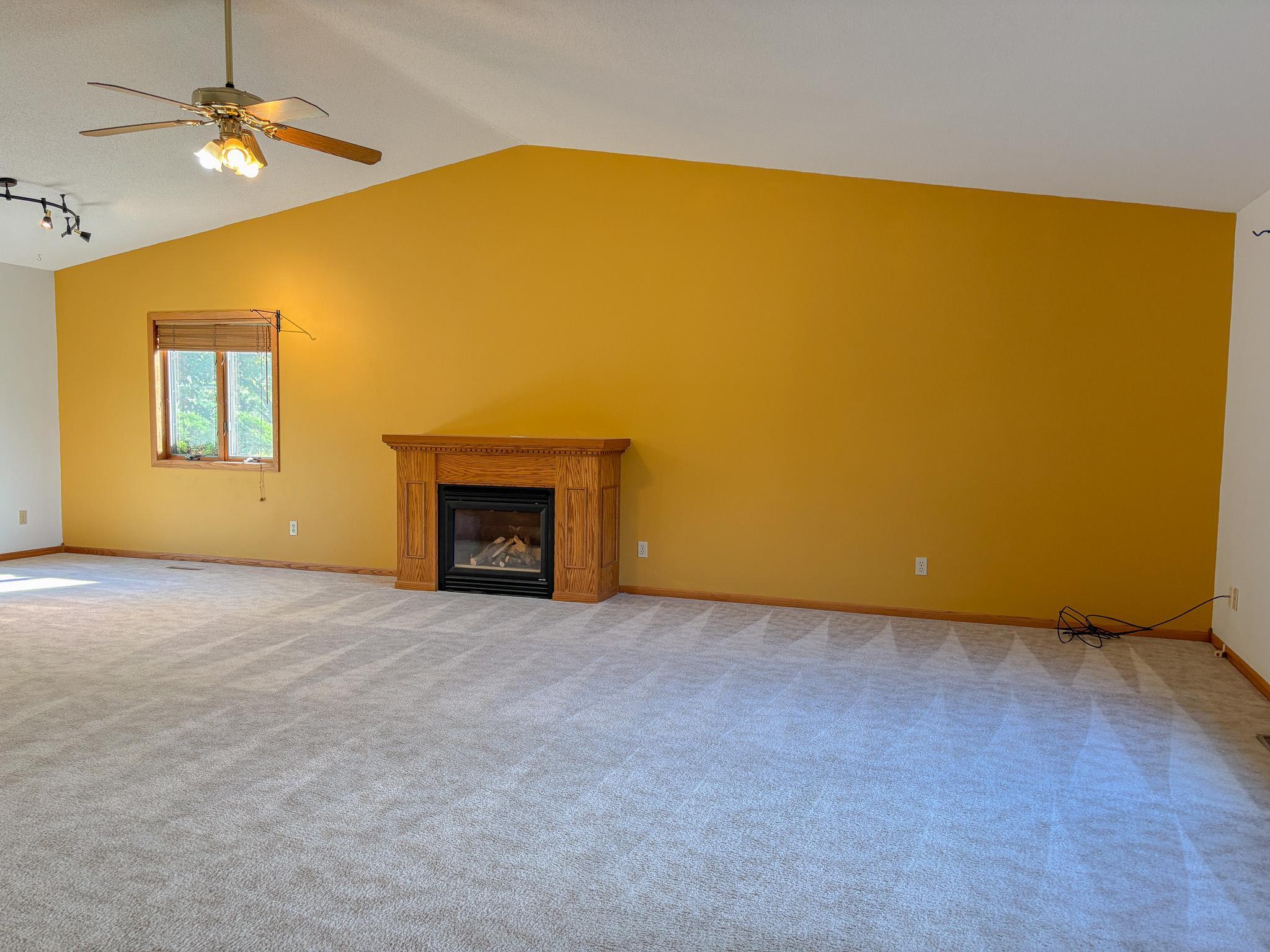 1727 S Court Street Property Photo 4