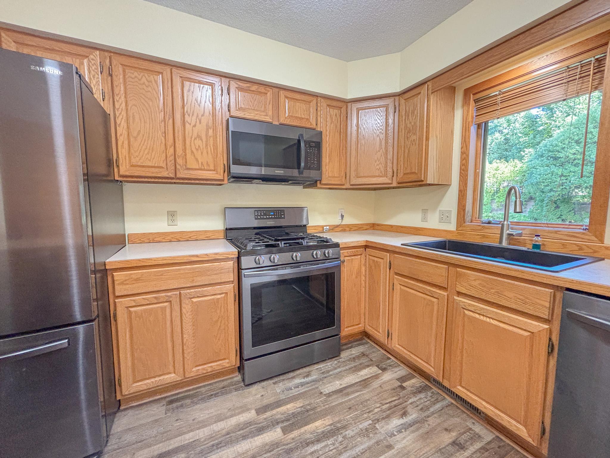 1727 S Court Street Property Photo 8