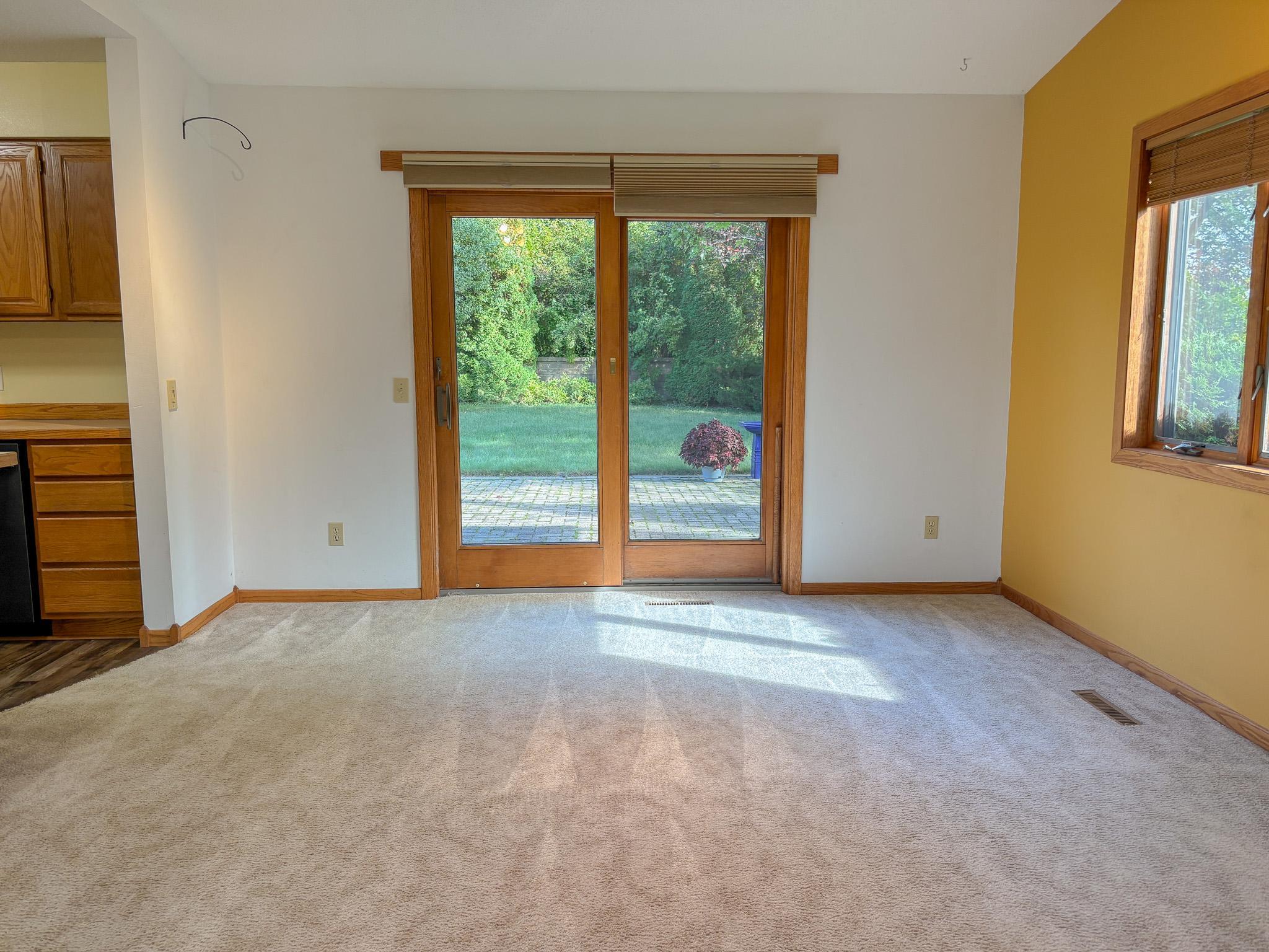 1727 S Court Street Property Photo 11
