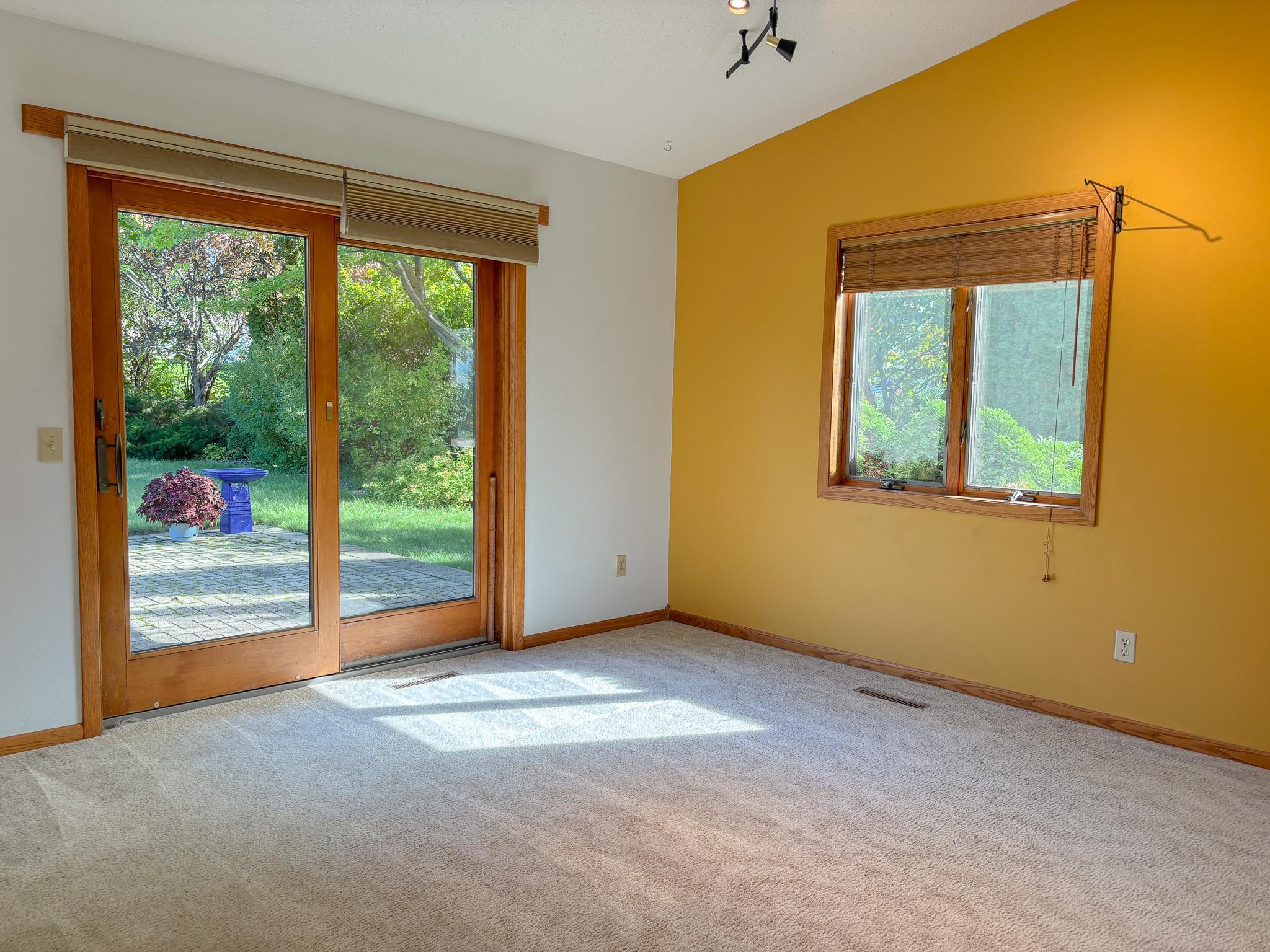 1727 S Court Street Property Photo 12