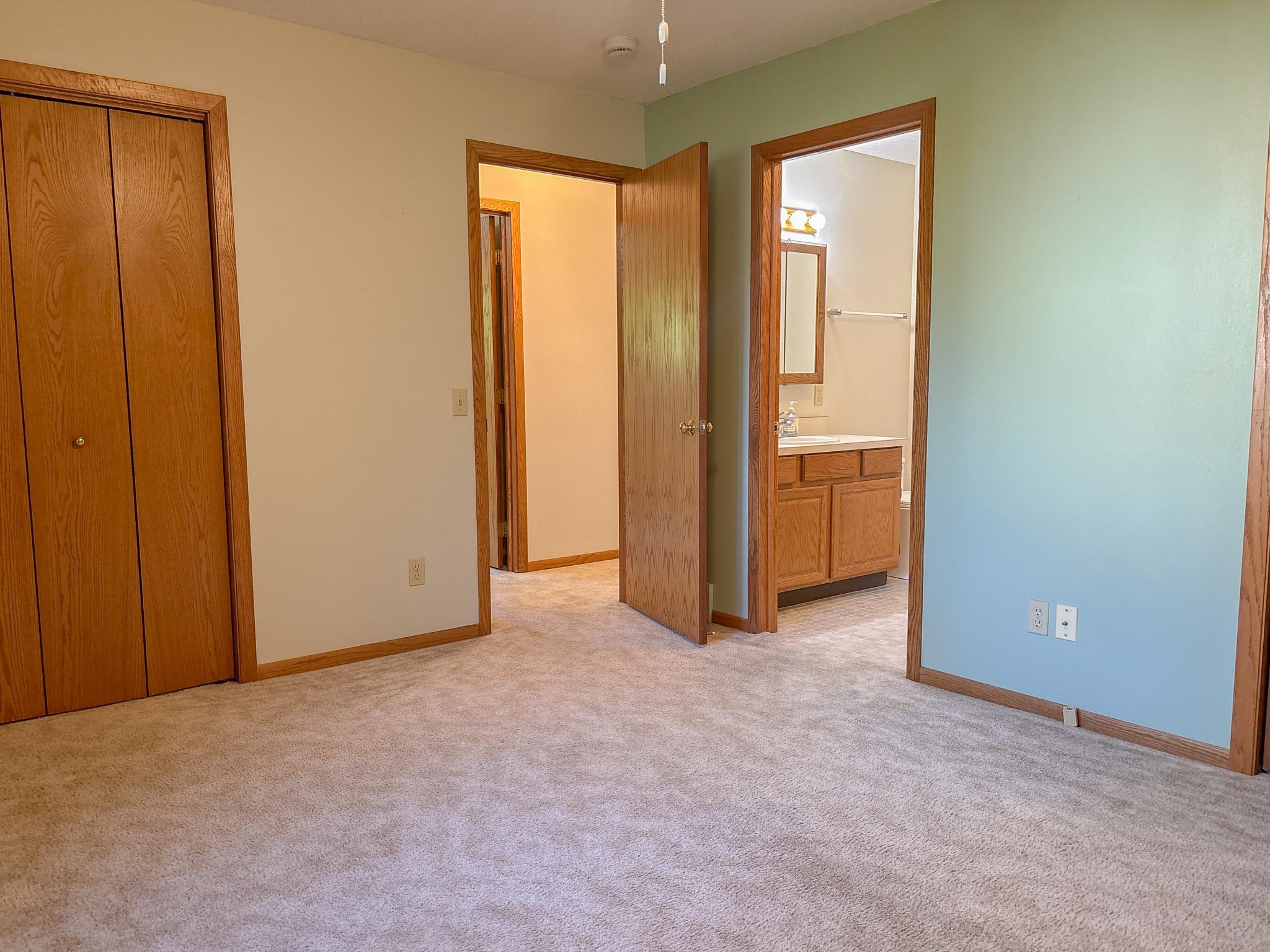 1727 S Court Street Property Photo 14
