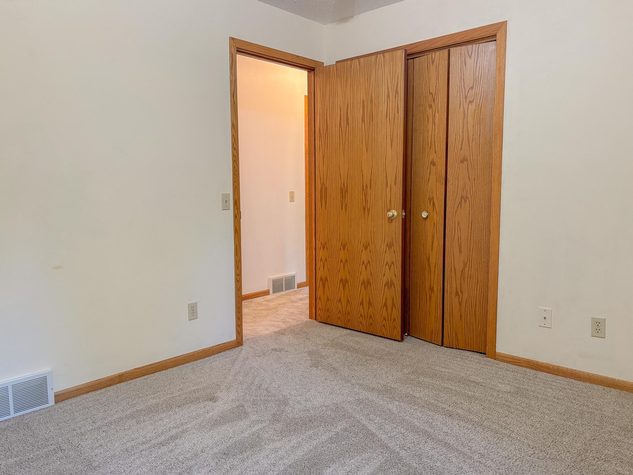 1727 S Court Street Property Photo 20