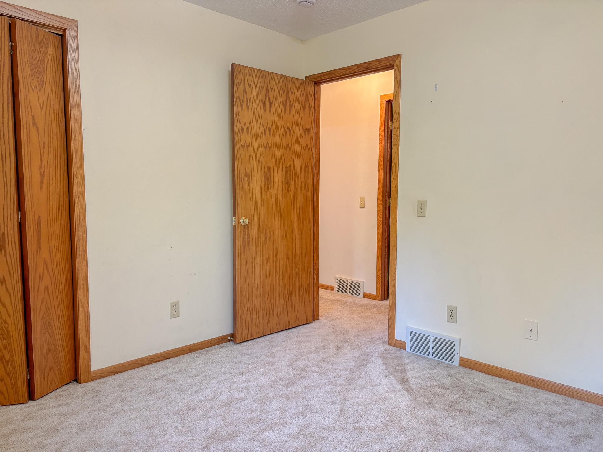 1727 S Court Street Property Photo 23