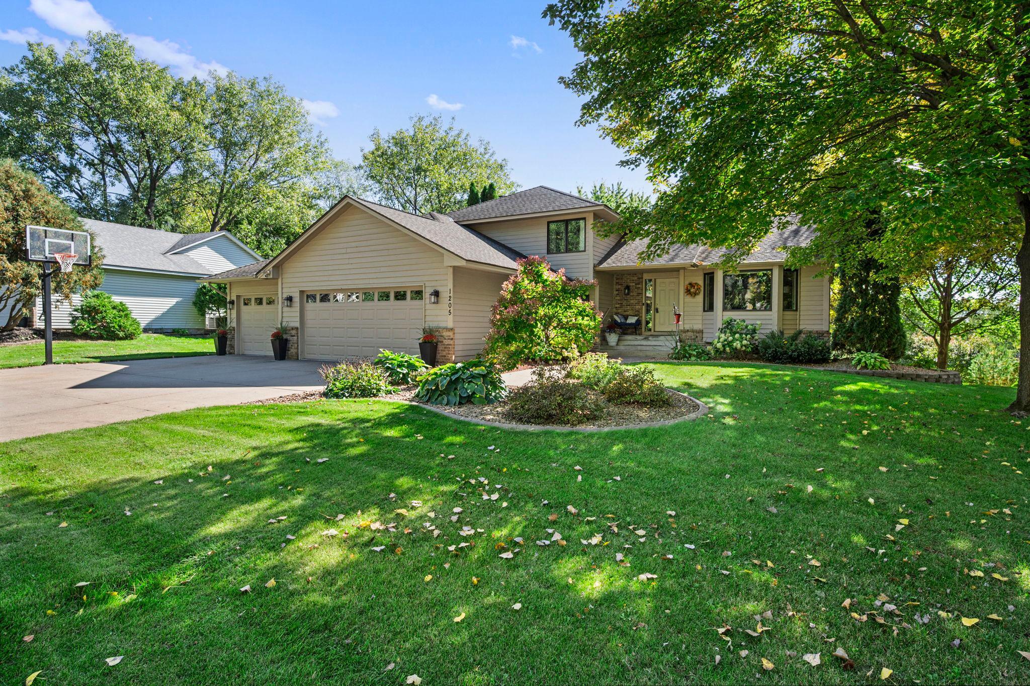 1205 Hilloway Circle Property Photo 1