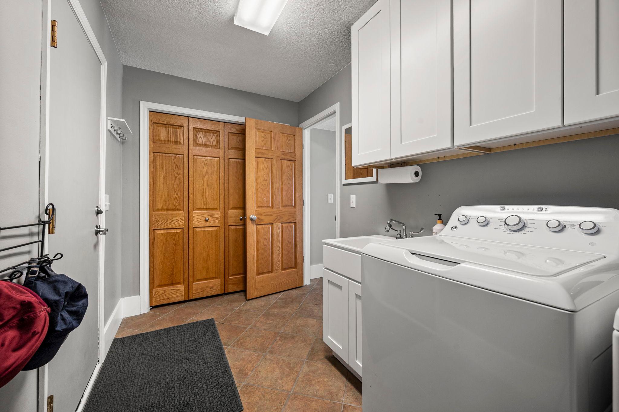 1205 Hilloway Circle Property Photo 18