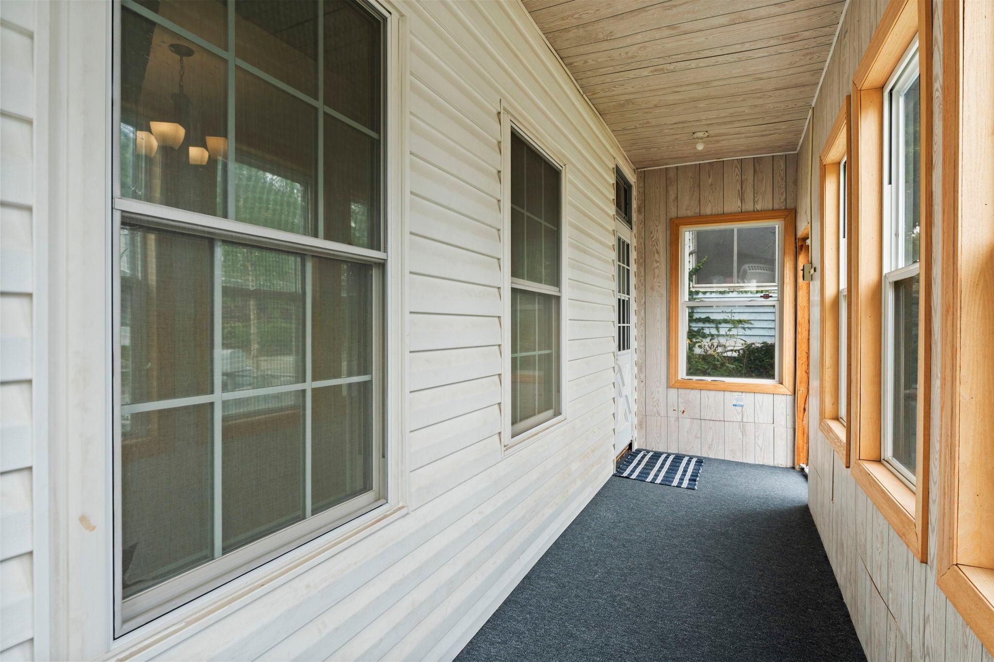 909 Park Street Property Photo 3