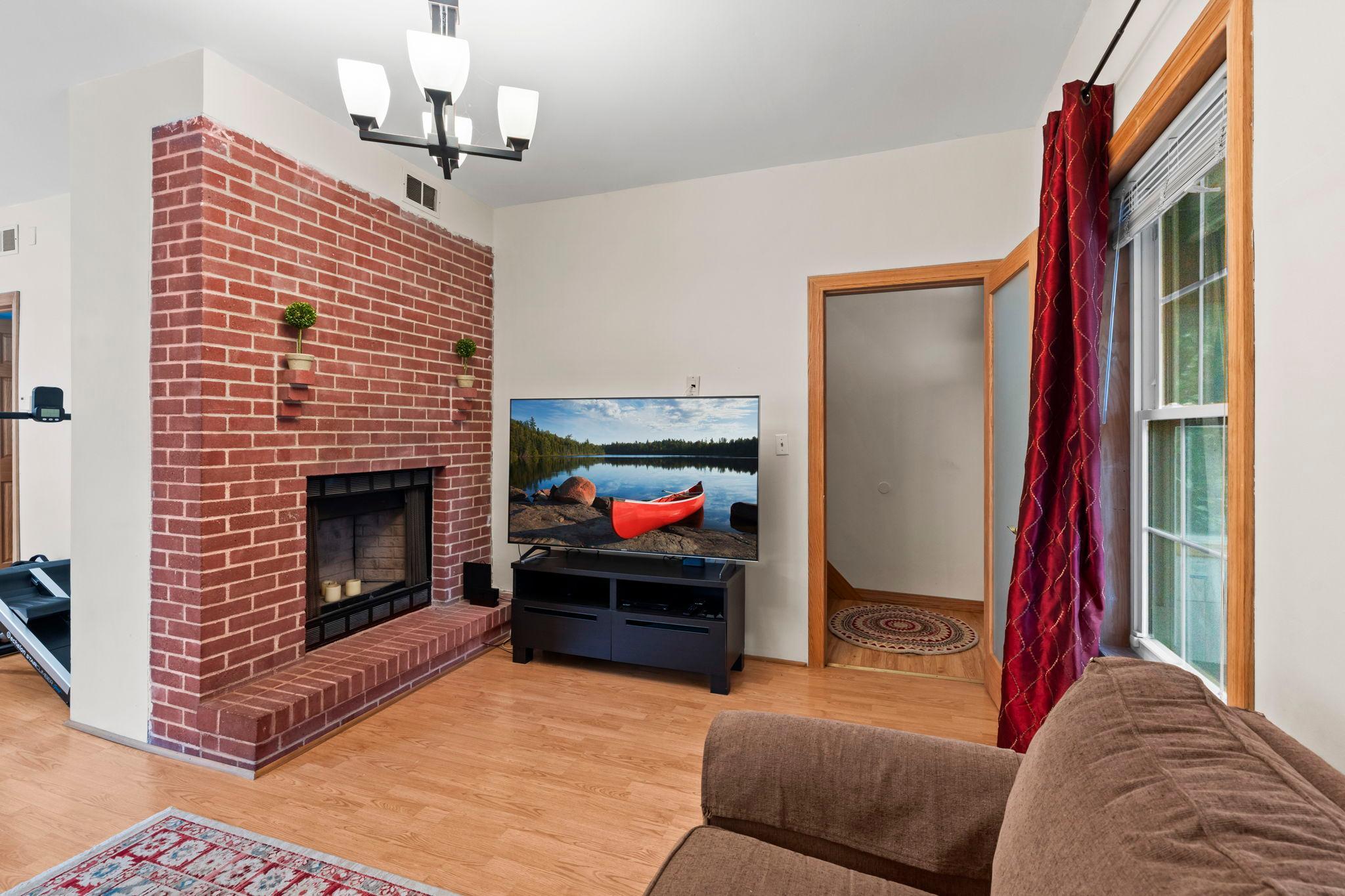 909 Park Street Property Photo 4