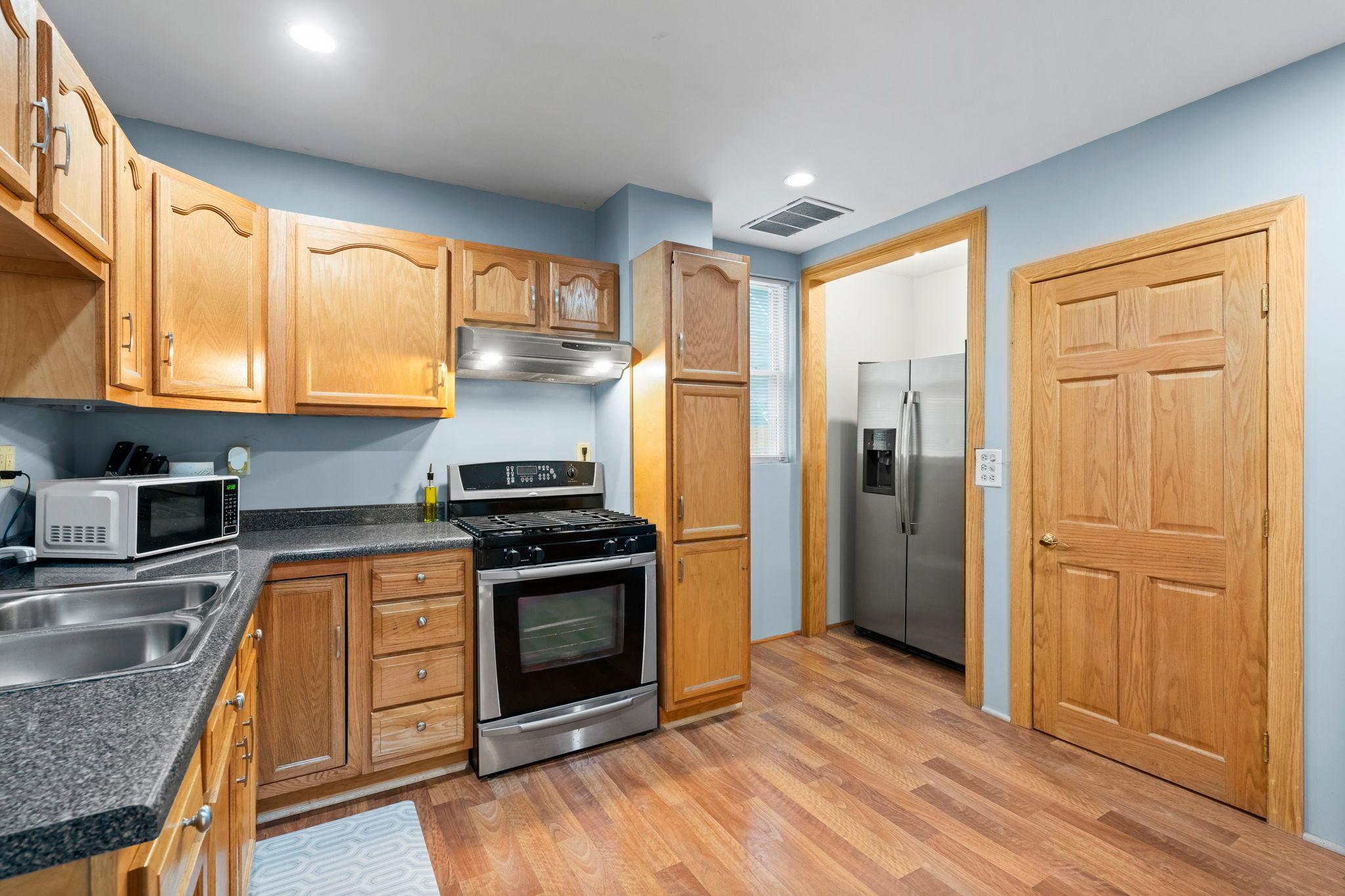 909 Park Street Property Photo 12