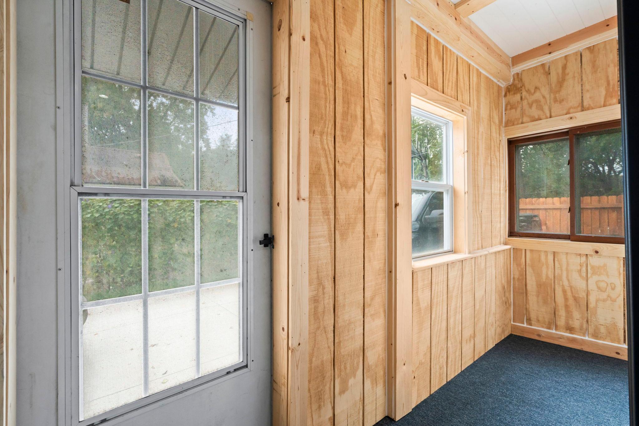 909 Park Street Property Photo 14