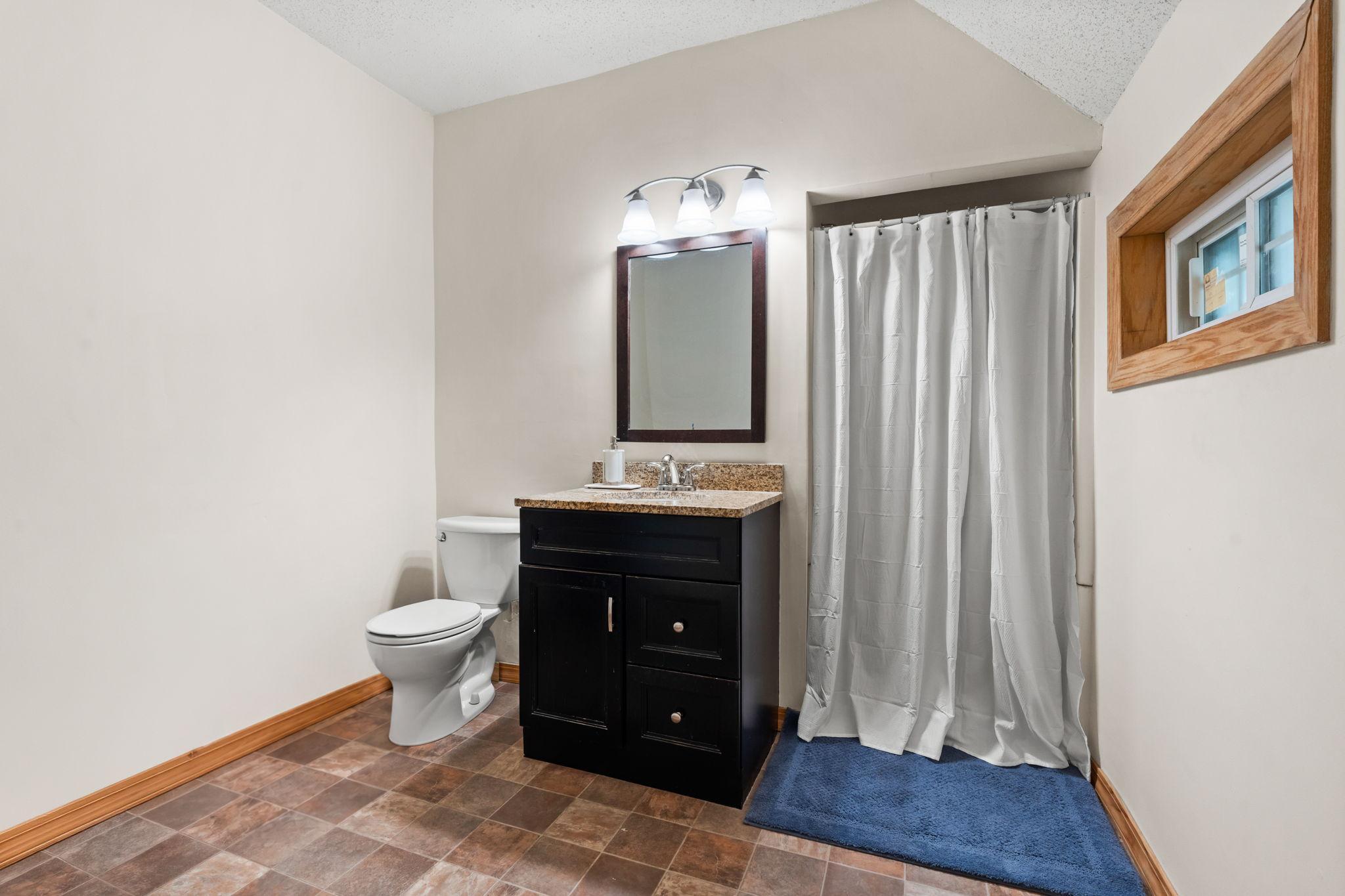 909 Park Street Property Photo 24